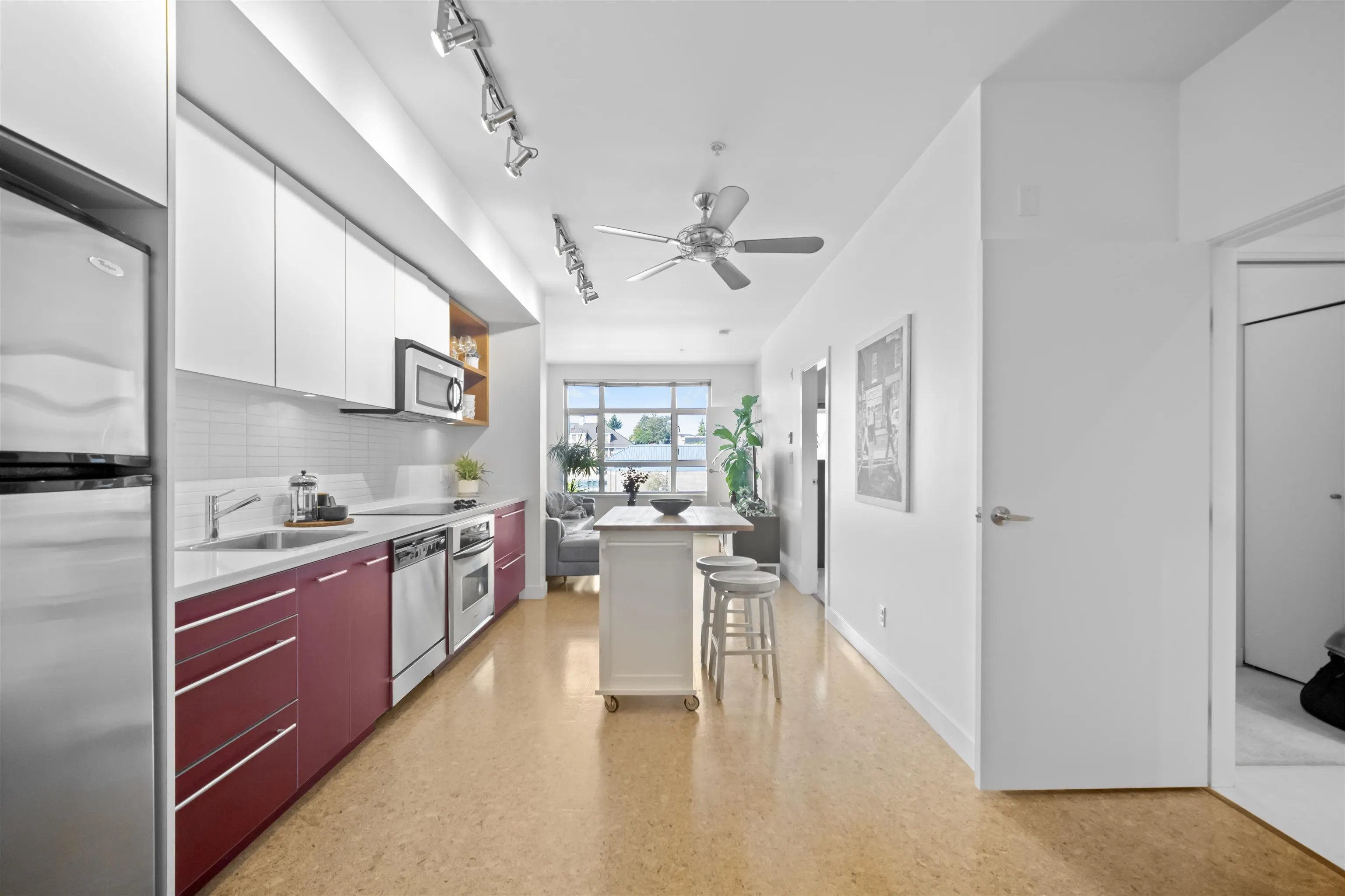402 2828 Main Street