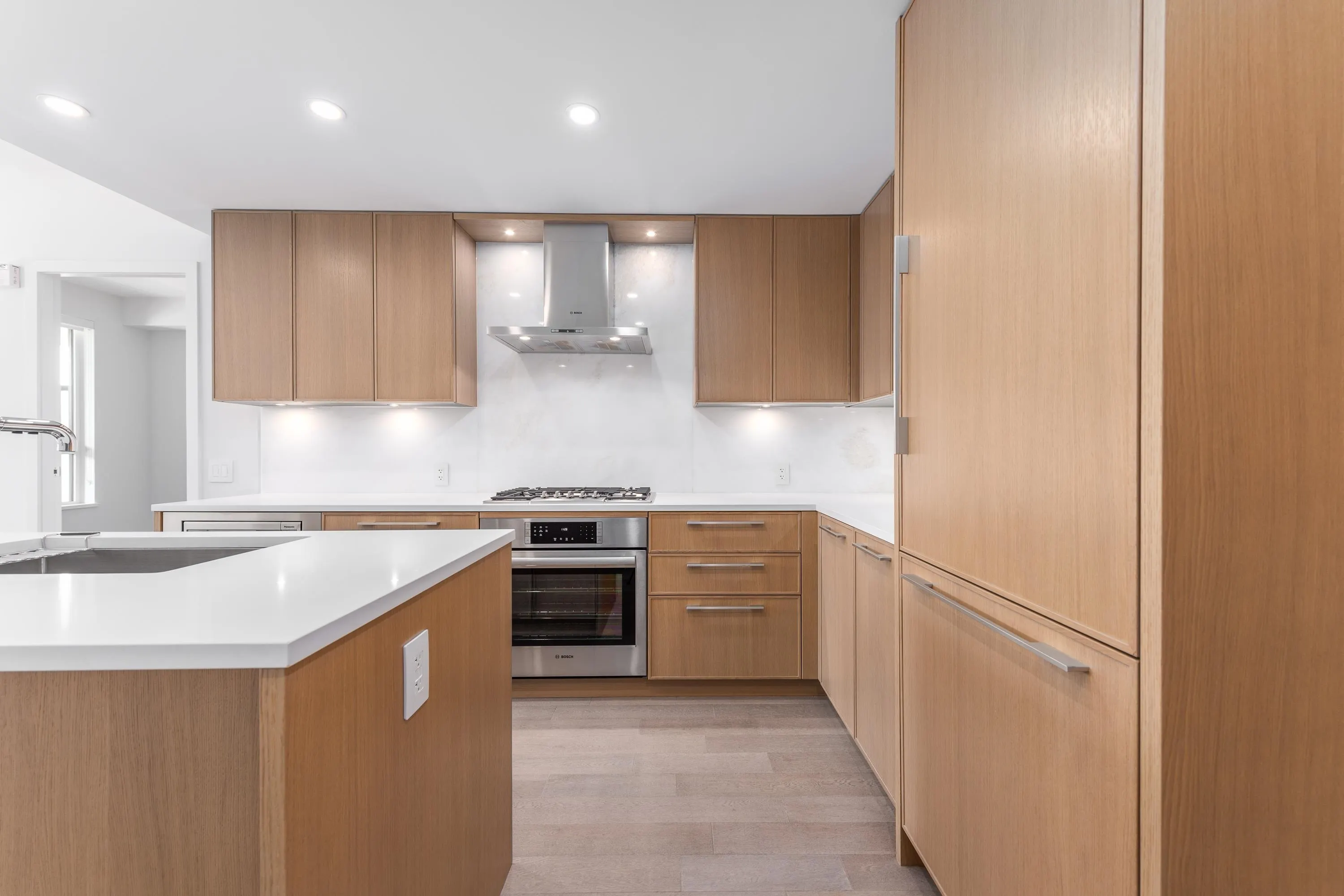 317 3220 Connaught Crescent