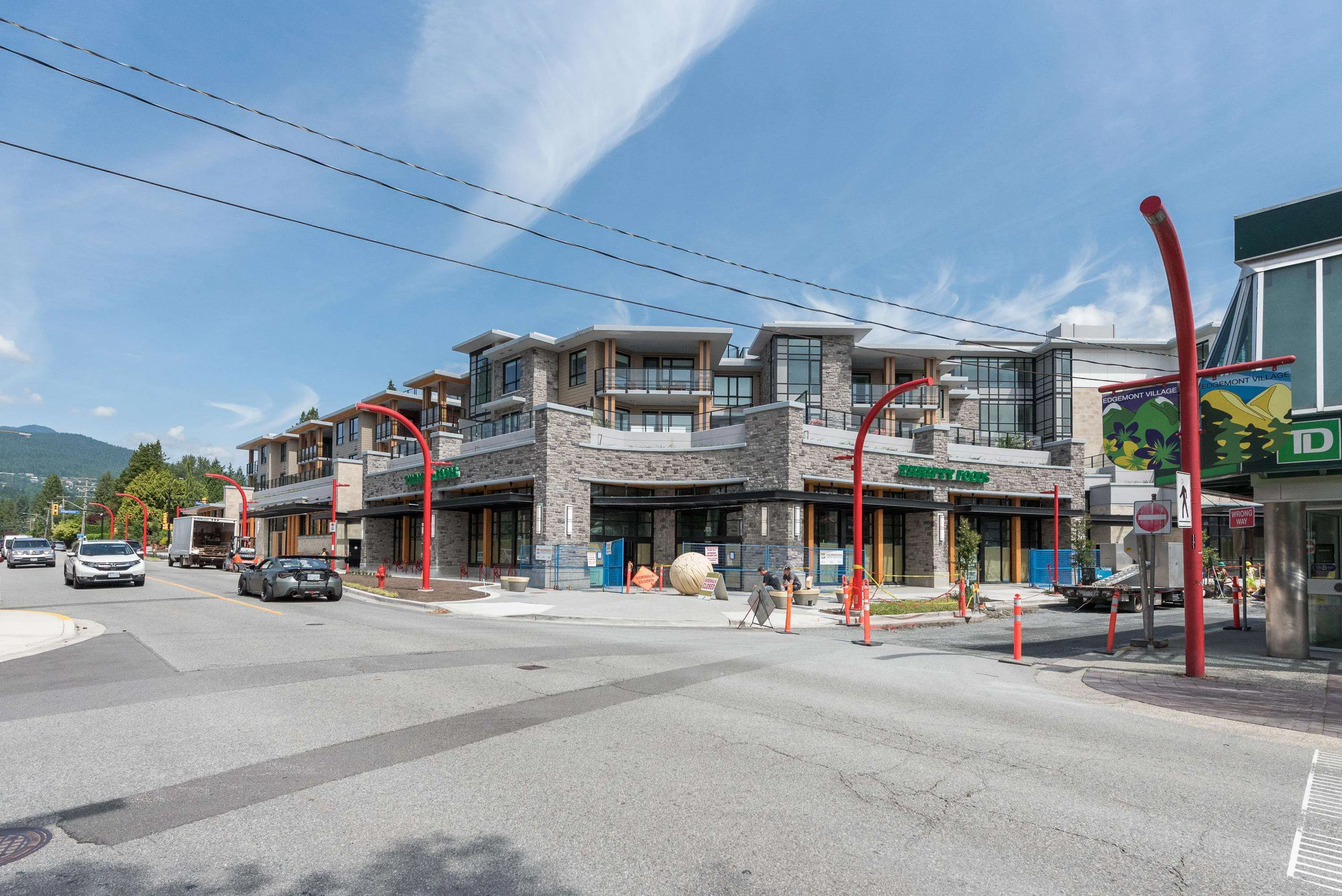317 3220 Connaught Crescent