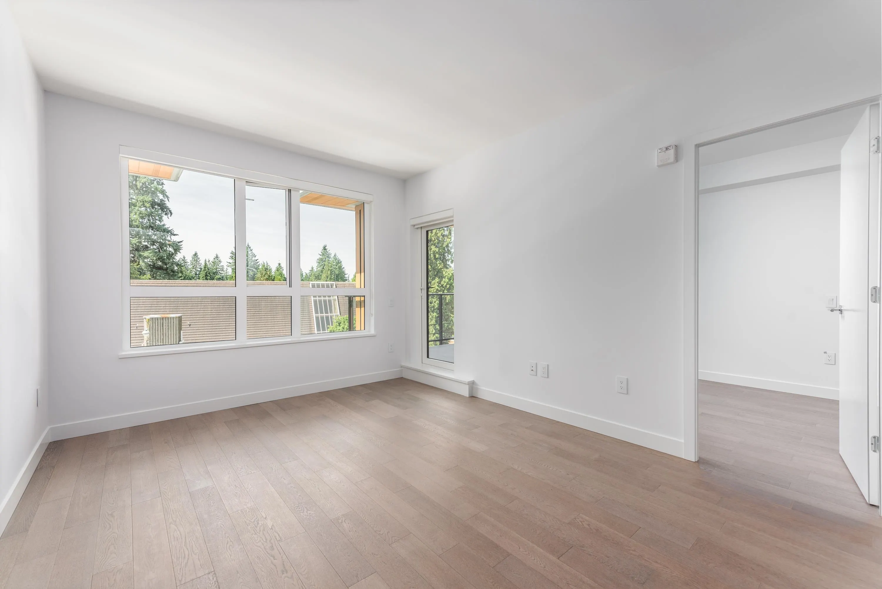 317 3220 Connaught Crescent