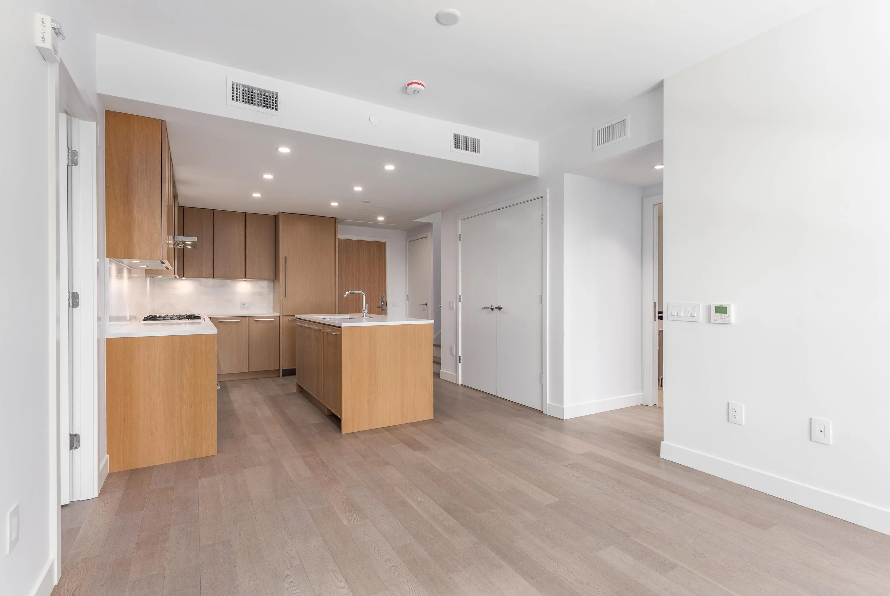 317 3220 Connaught Crescent