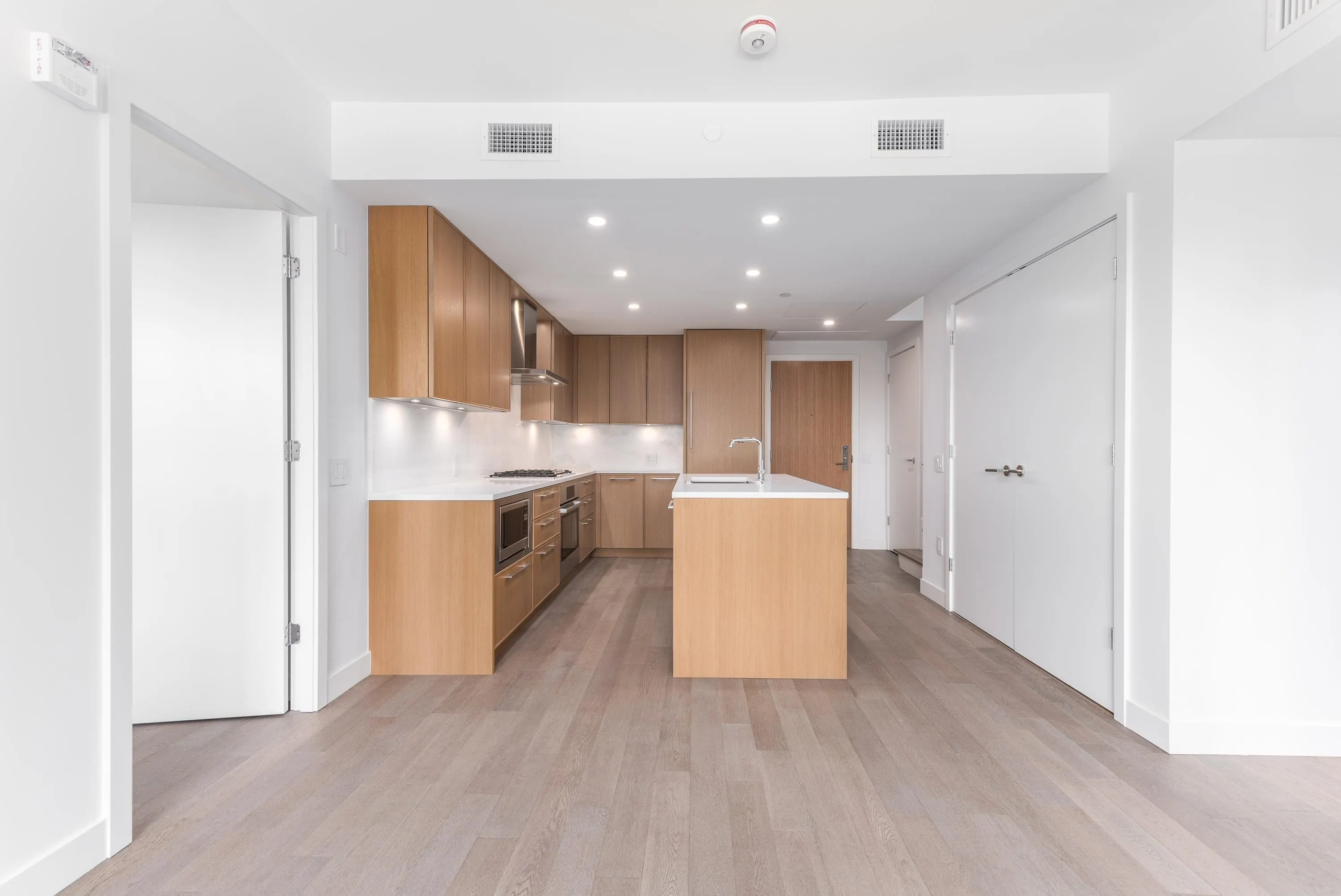 317 3220 Connaught Crescent