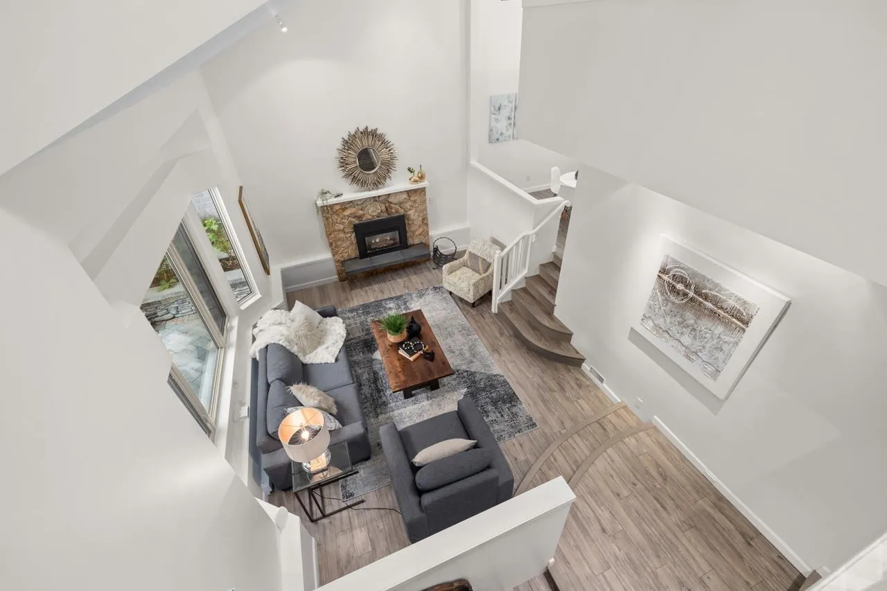 3690 Rutherford Crescent