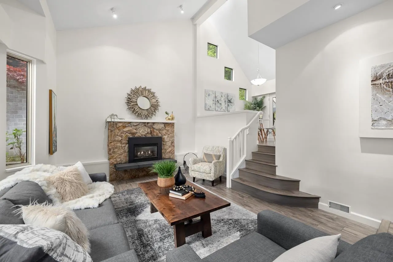 3690 Rutherford Crescent