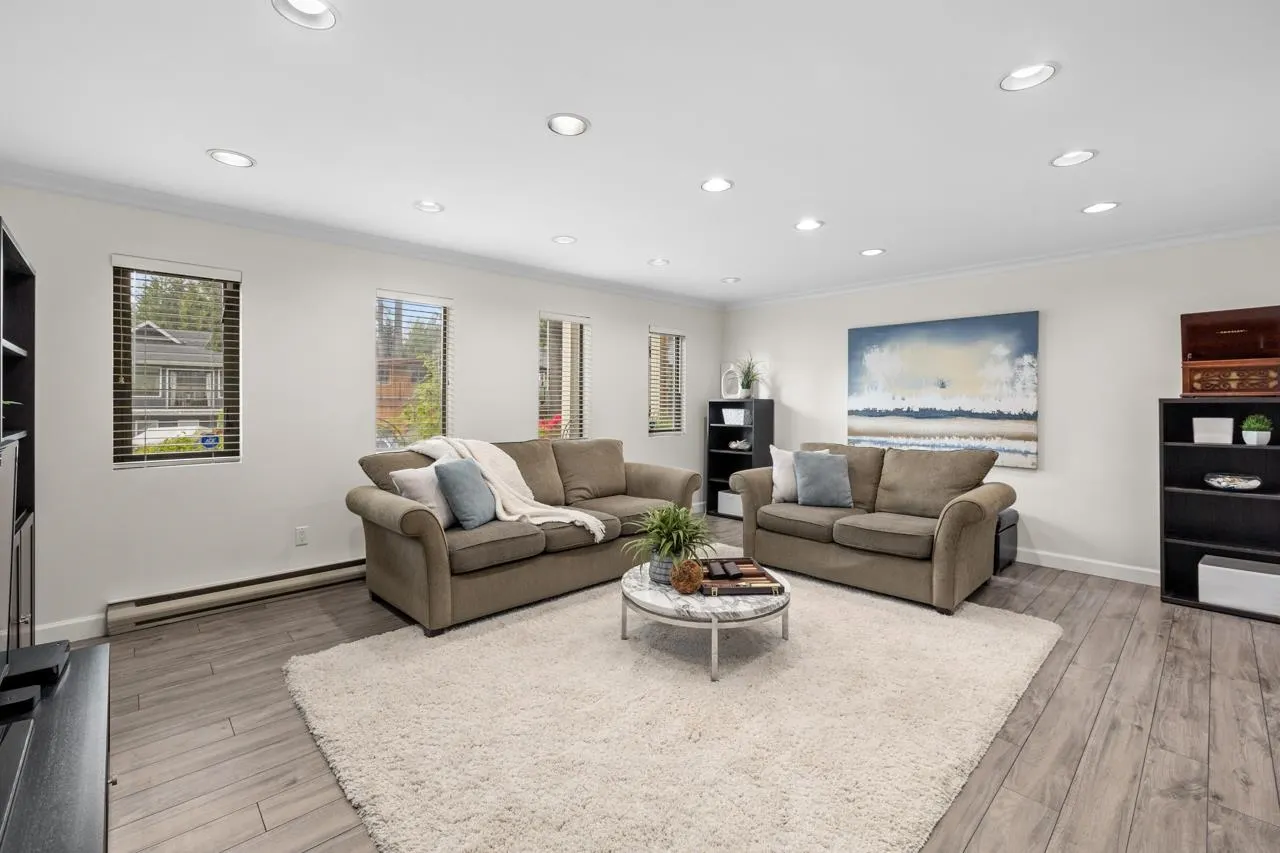 3690 Rutherford Crescent