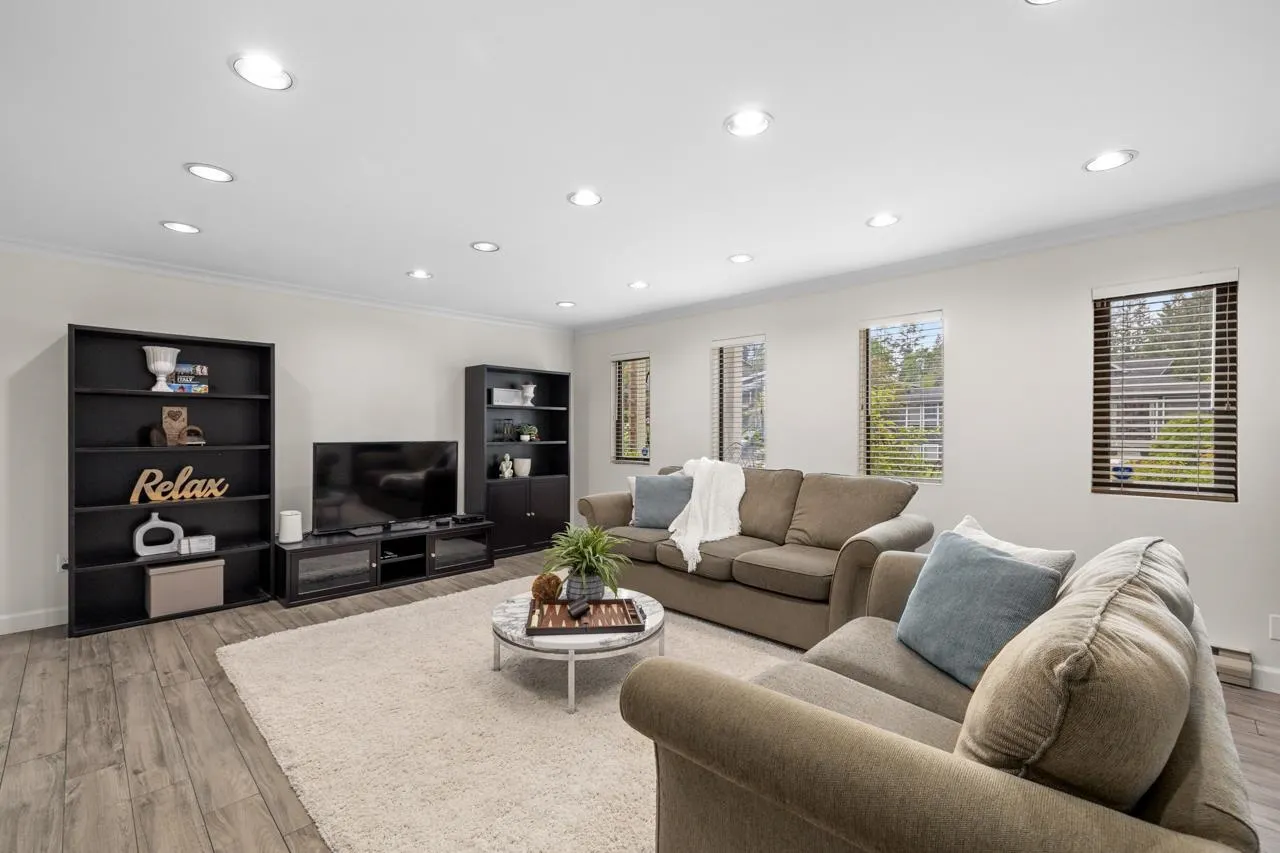 3690 Rutherford Crescent