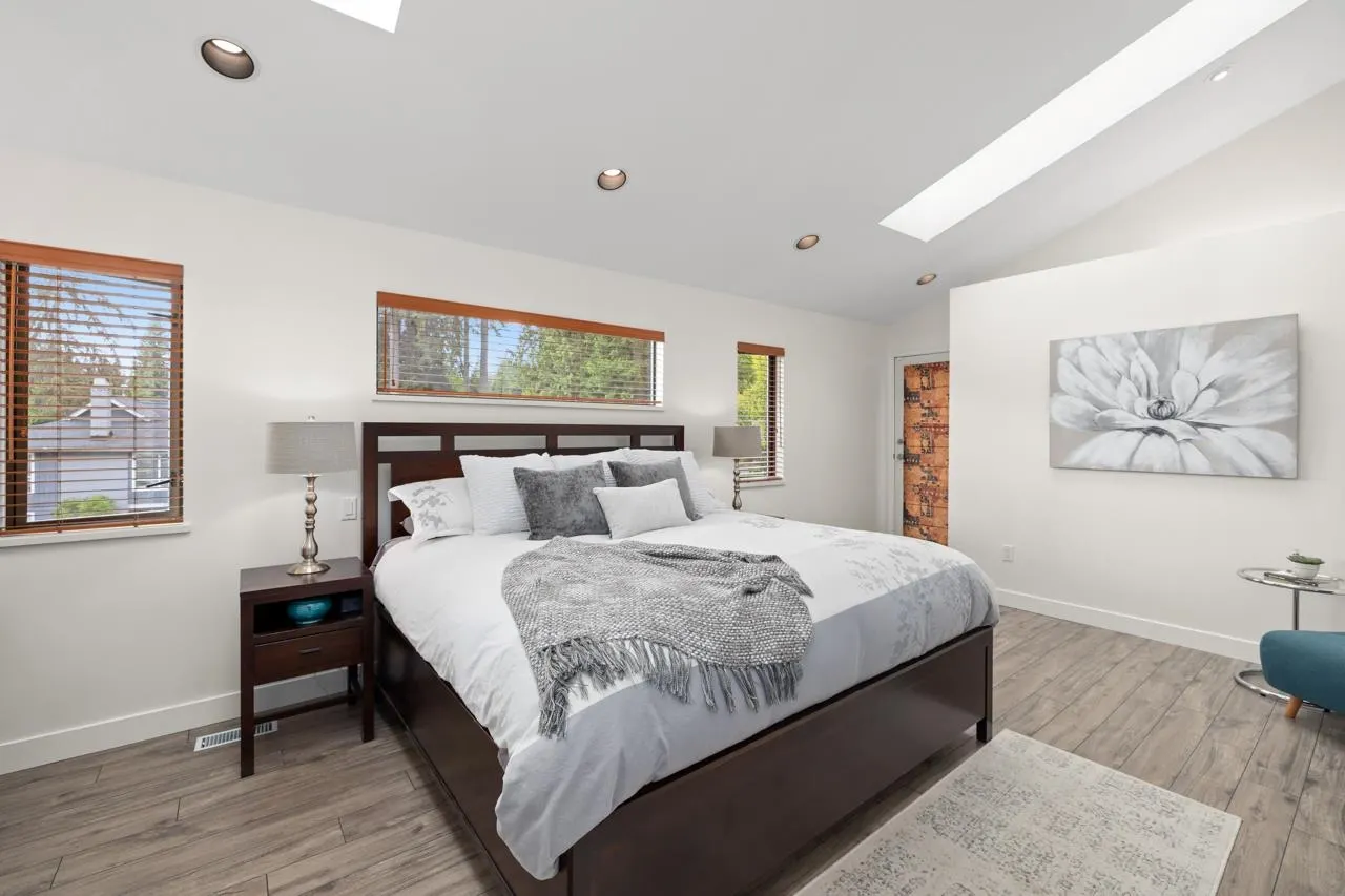 3690 Rutherford Crescent