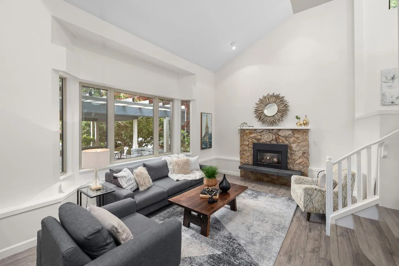 3690 Rutherford Crescent