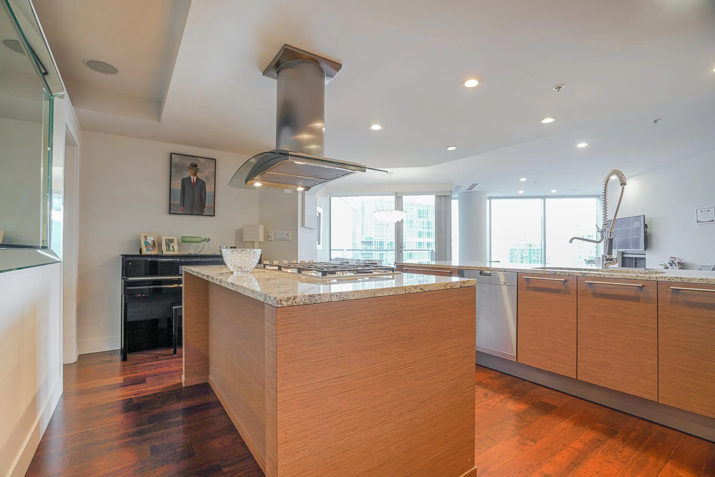 3001 1111 Alberni Street