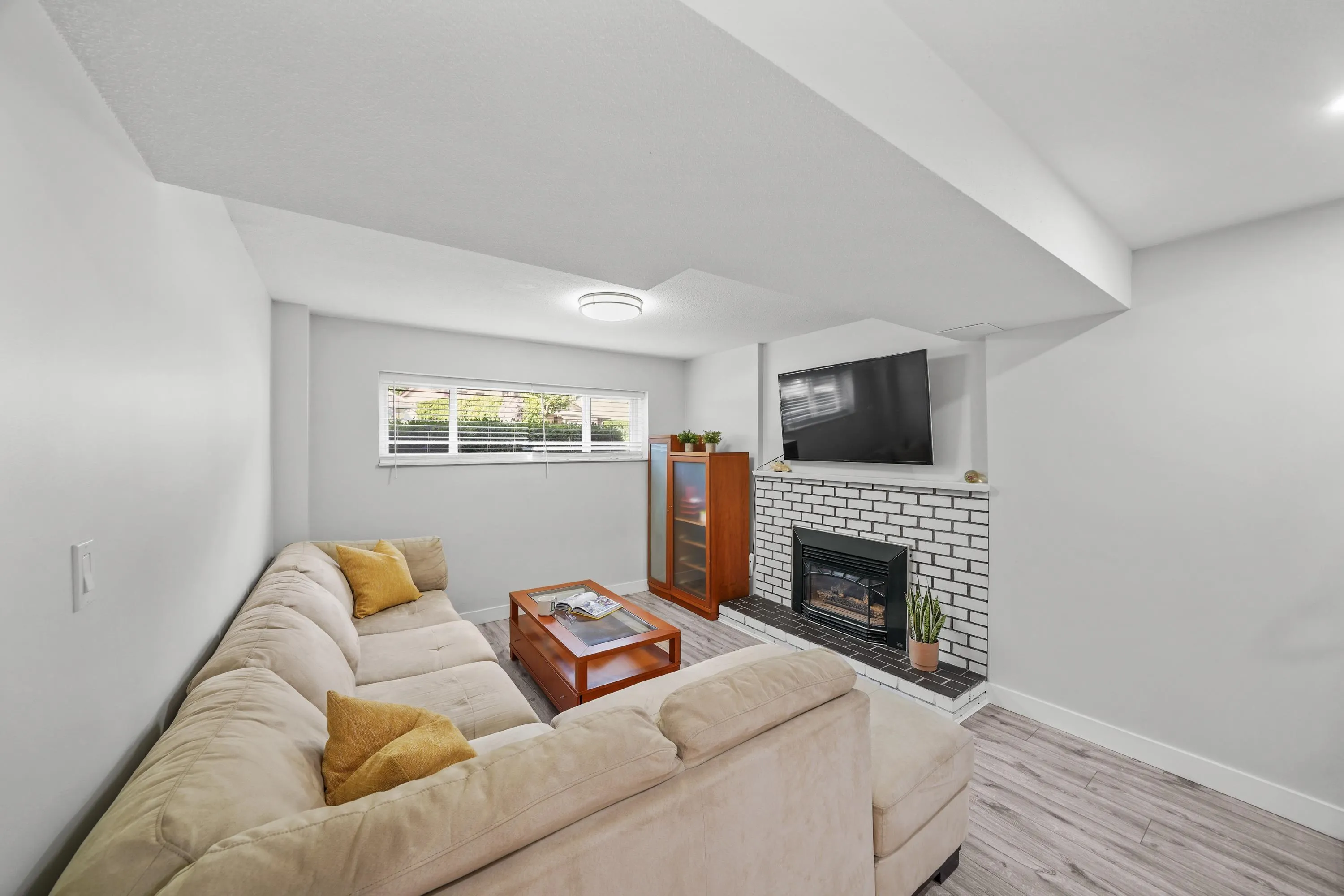 1184 Parkland Drive