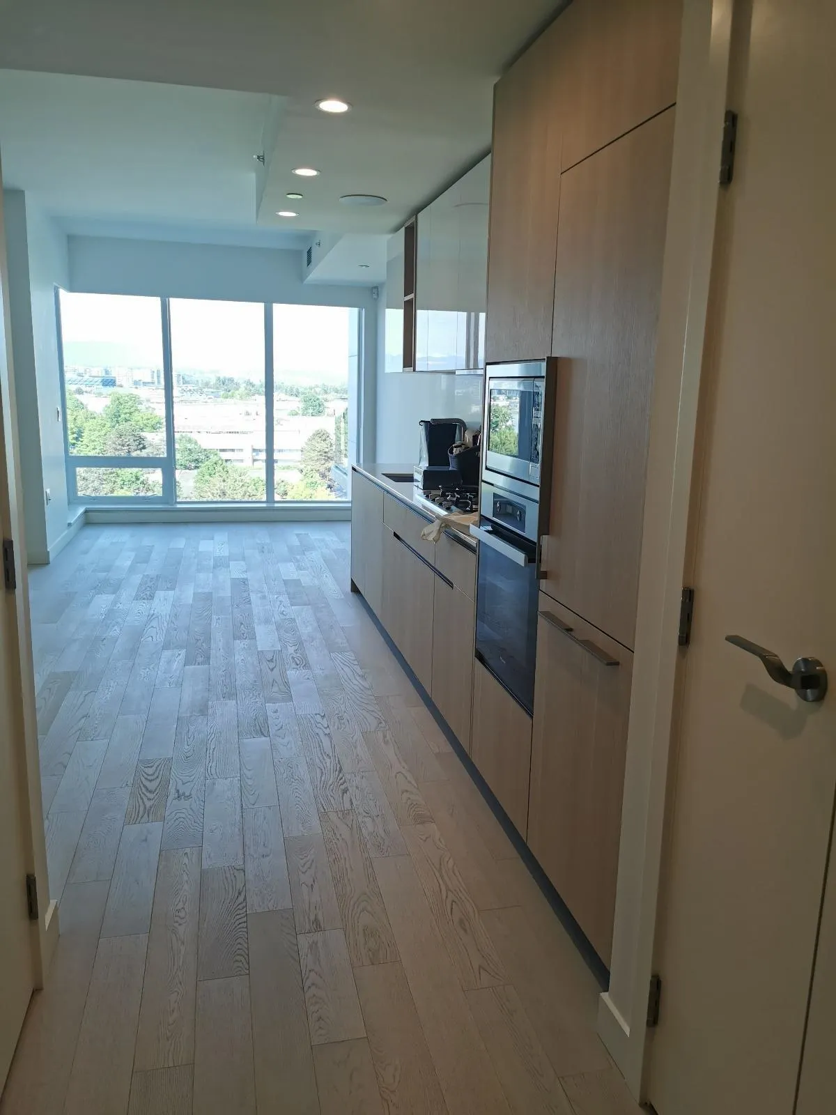 905 6833 Pearson Way