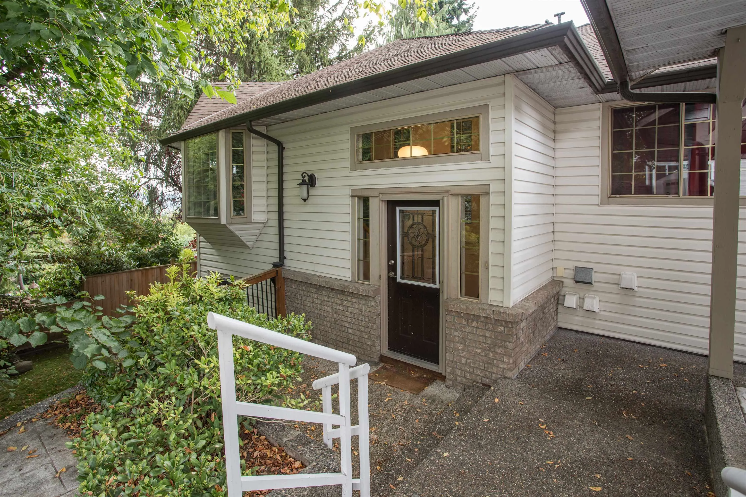 1005 Alderson Avenue
