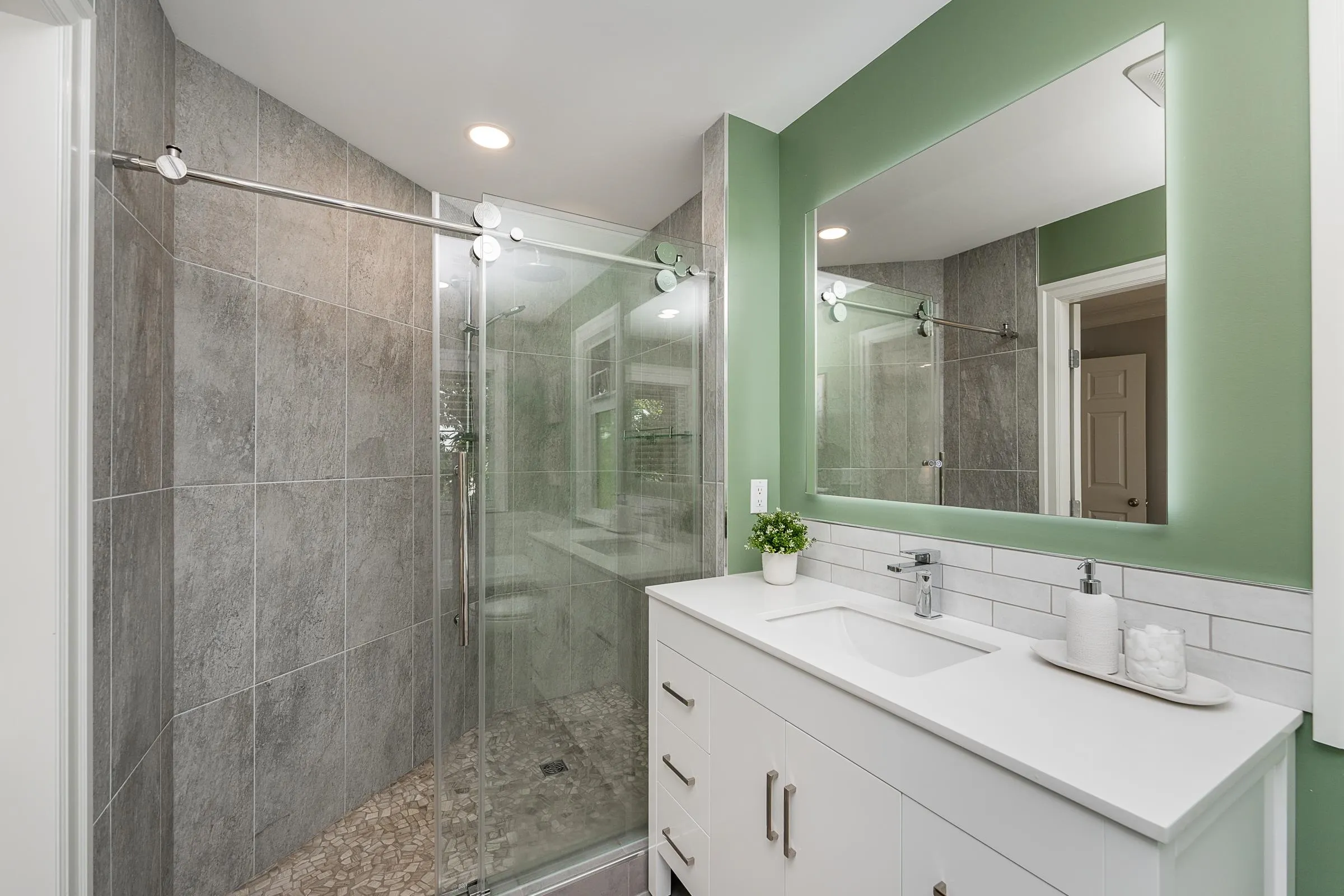 4 181 Ravine Drive