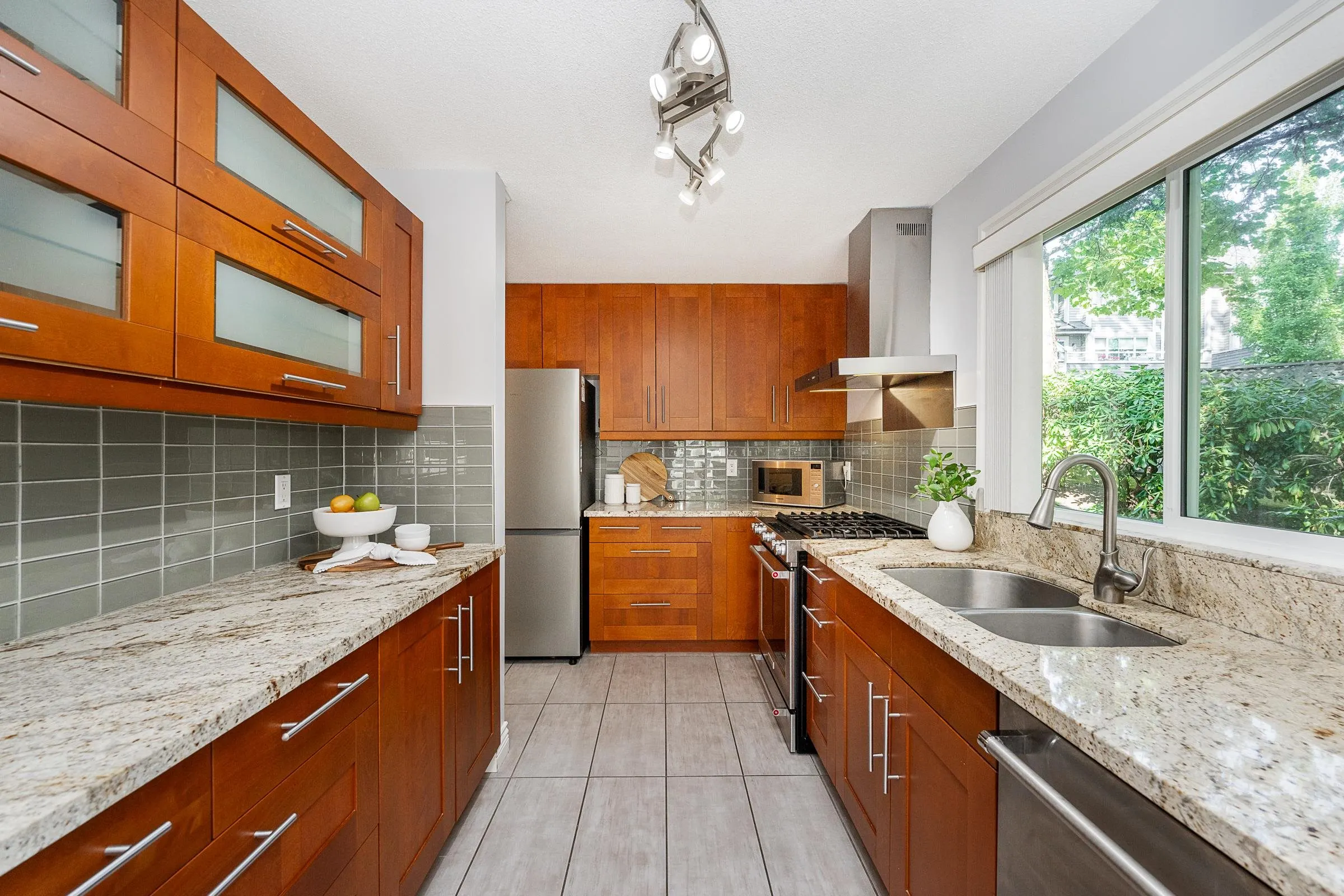 4 181 Ravine Drive