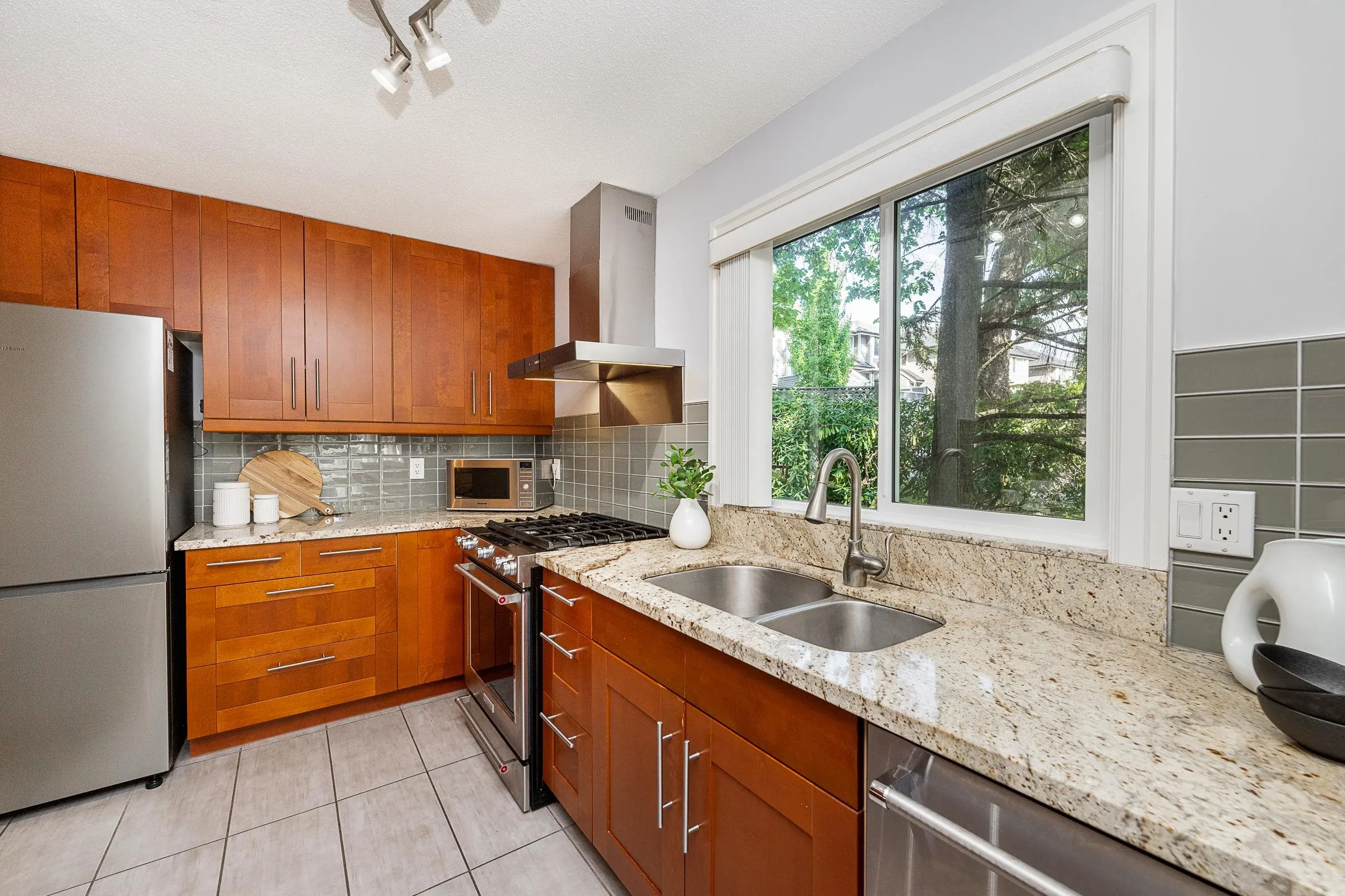 4 181 Ravine Drive