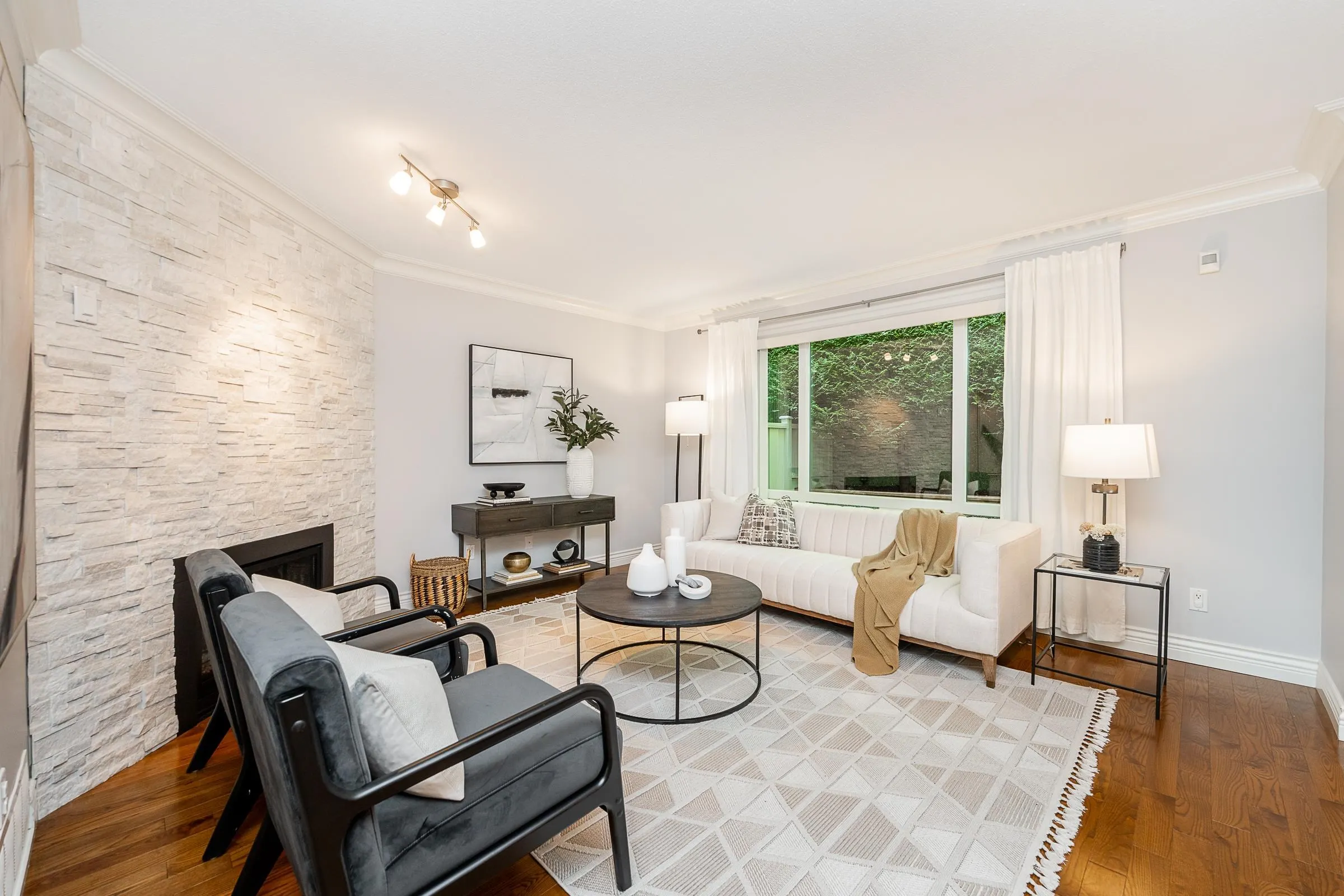 4 181 Ravine Drive