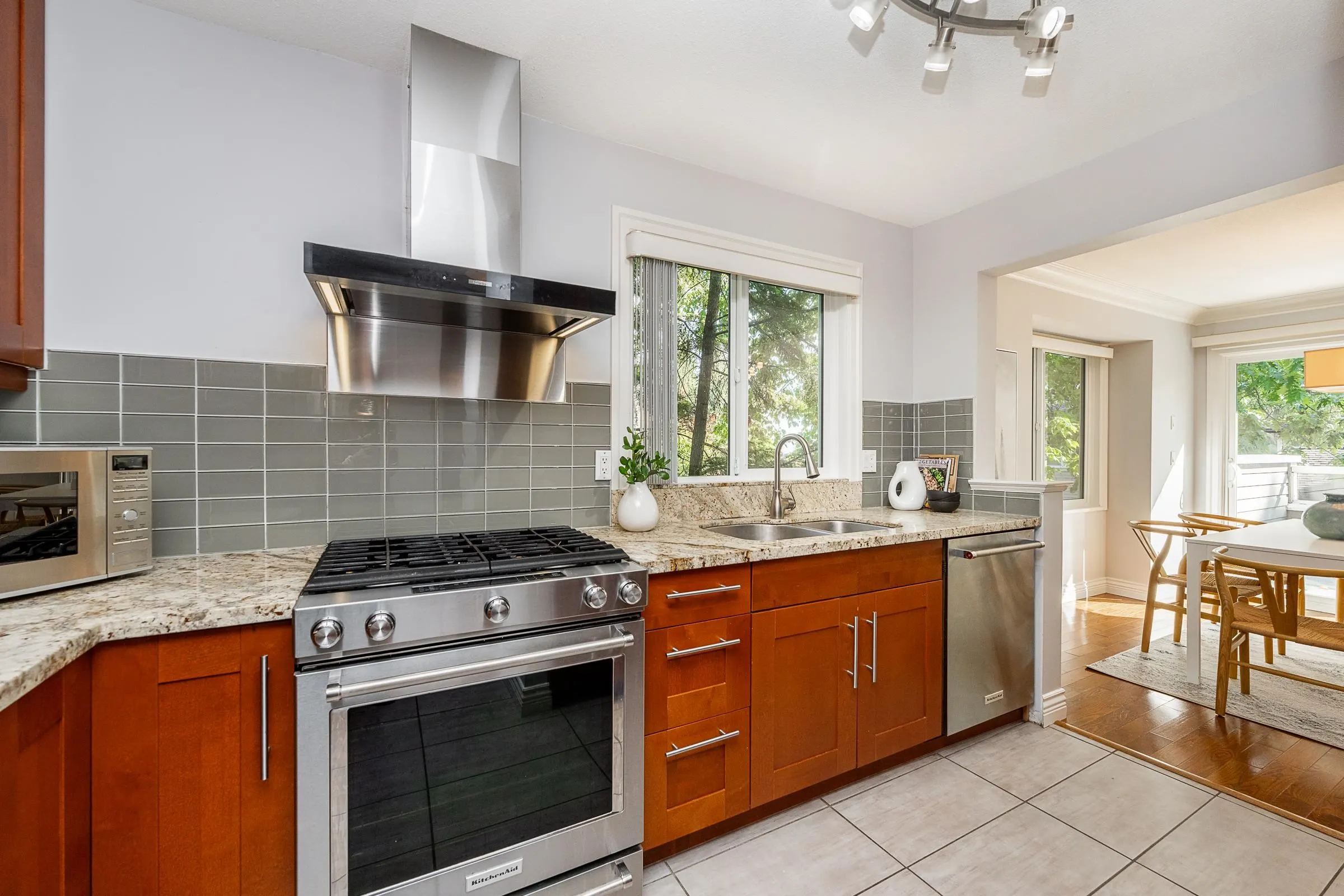 4 181 Ravine Drive