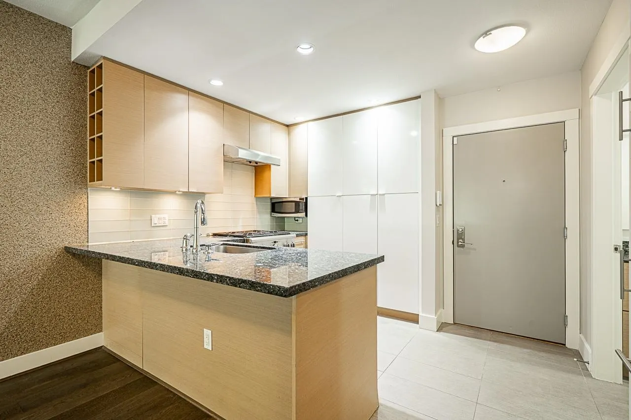 119 5928 Birney Avenue