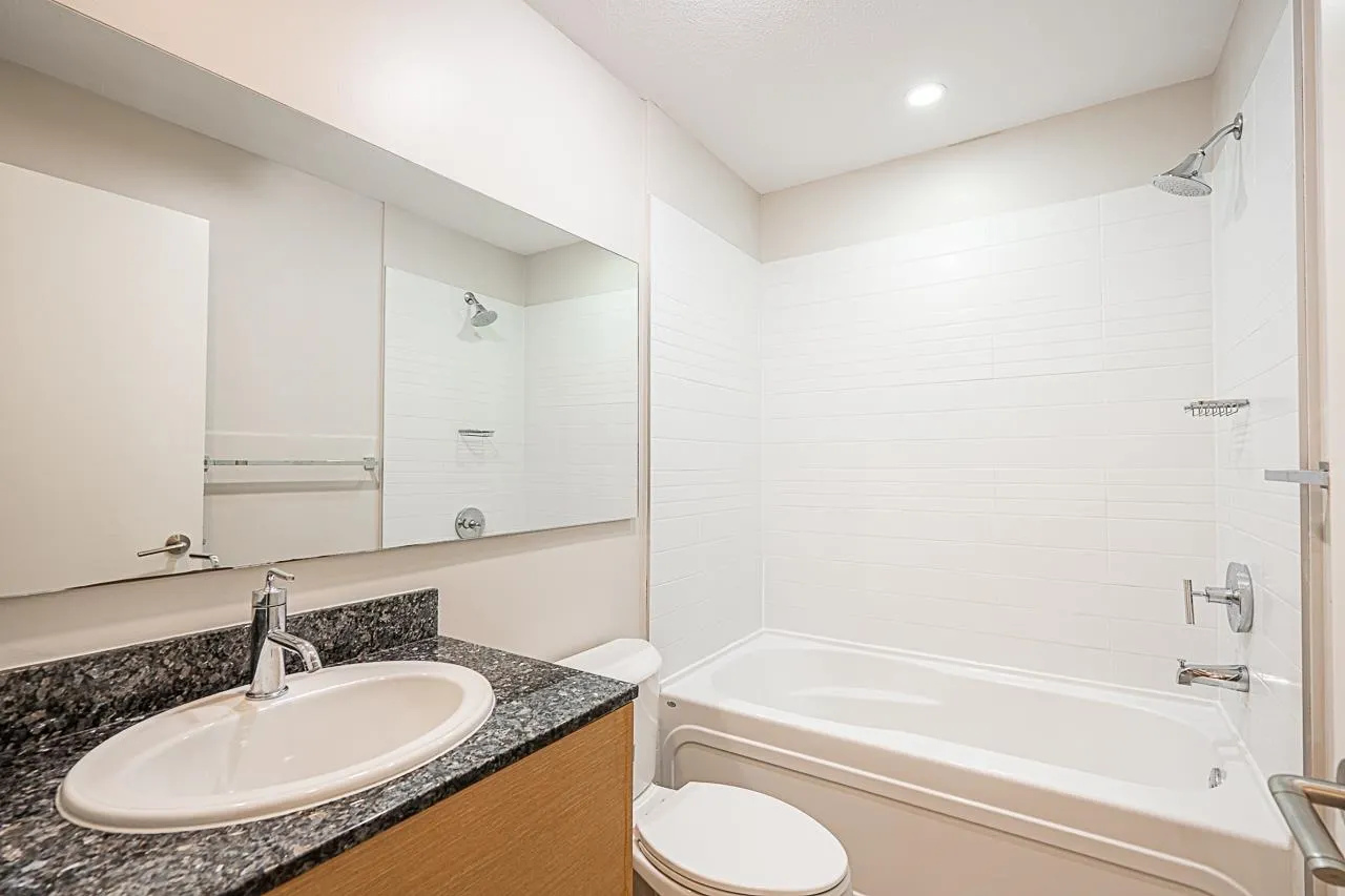 119 5928 Birney Avenue