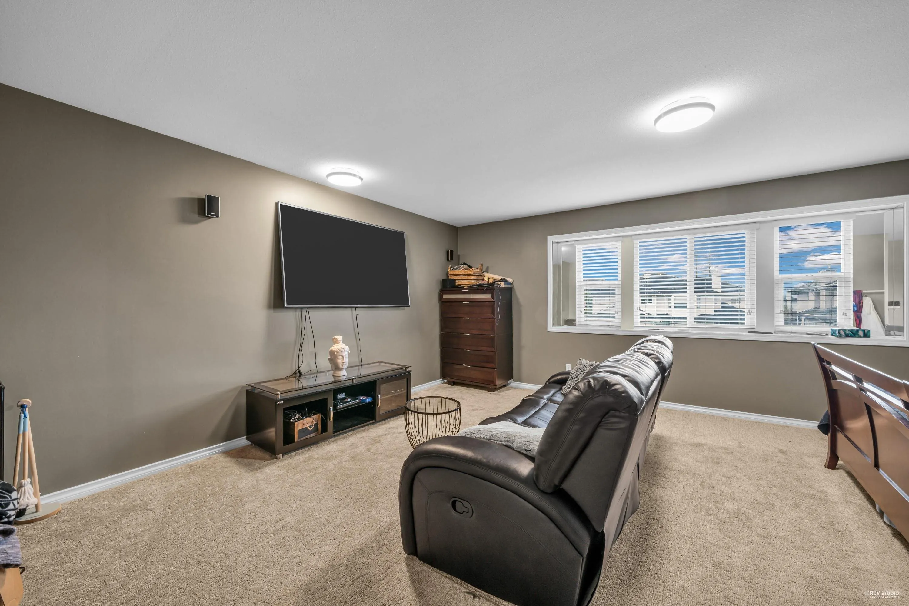 6585 Holly Park Drive