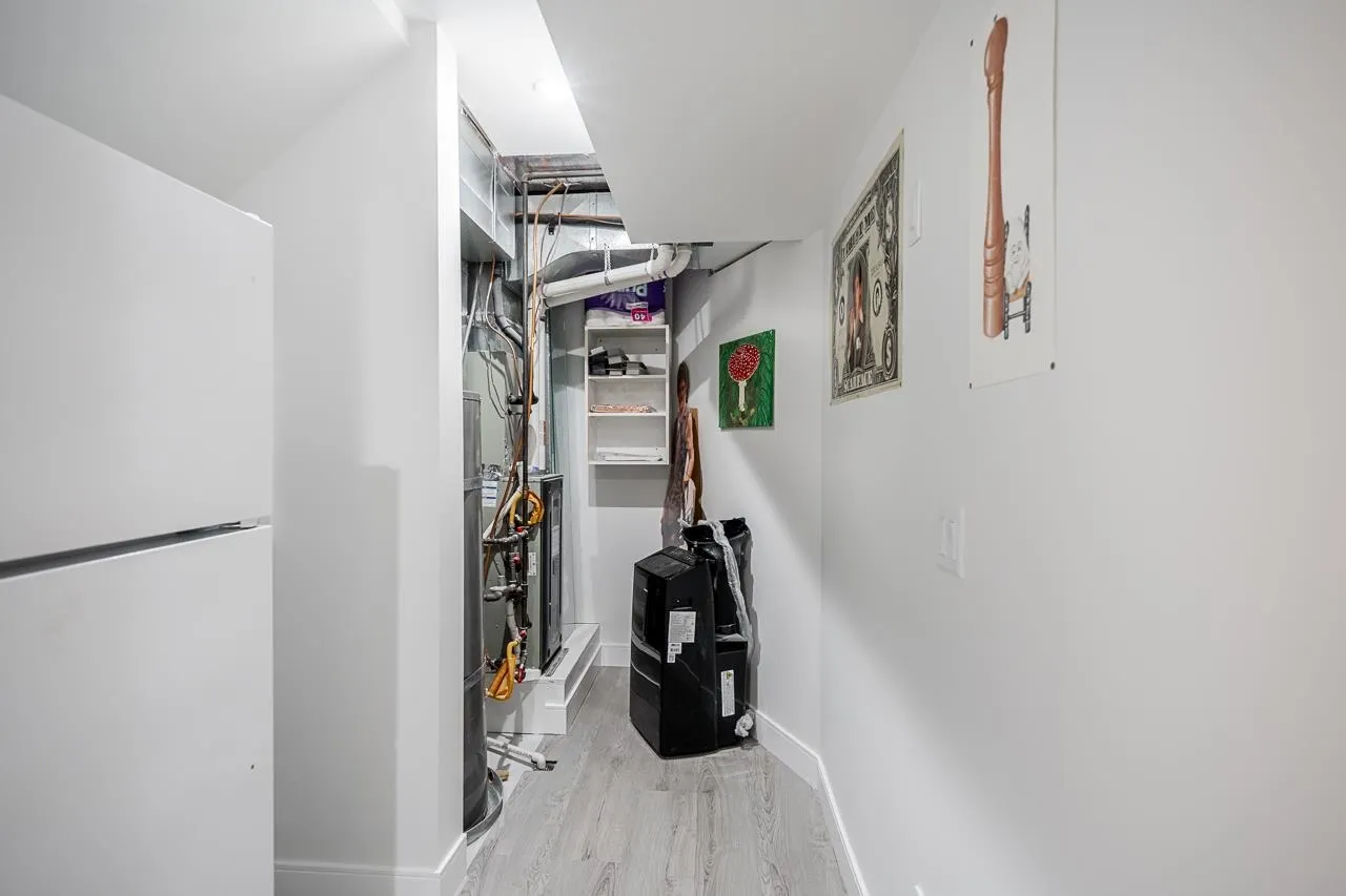 2637 Sandstone Crescent