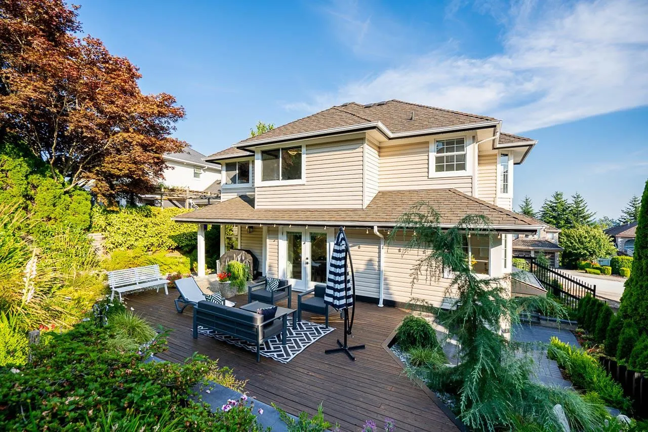 2637 Sandstone Crescent