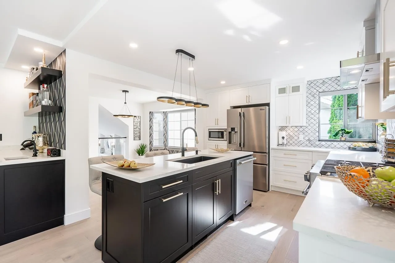 2637 Sandstone Crescent