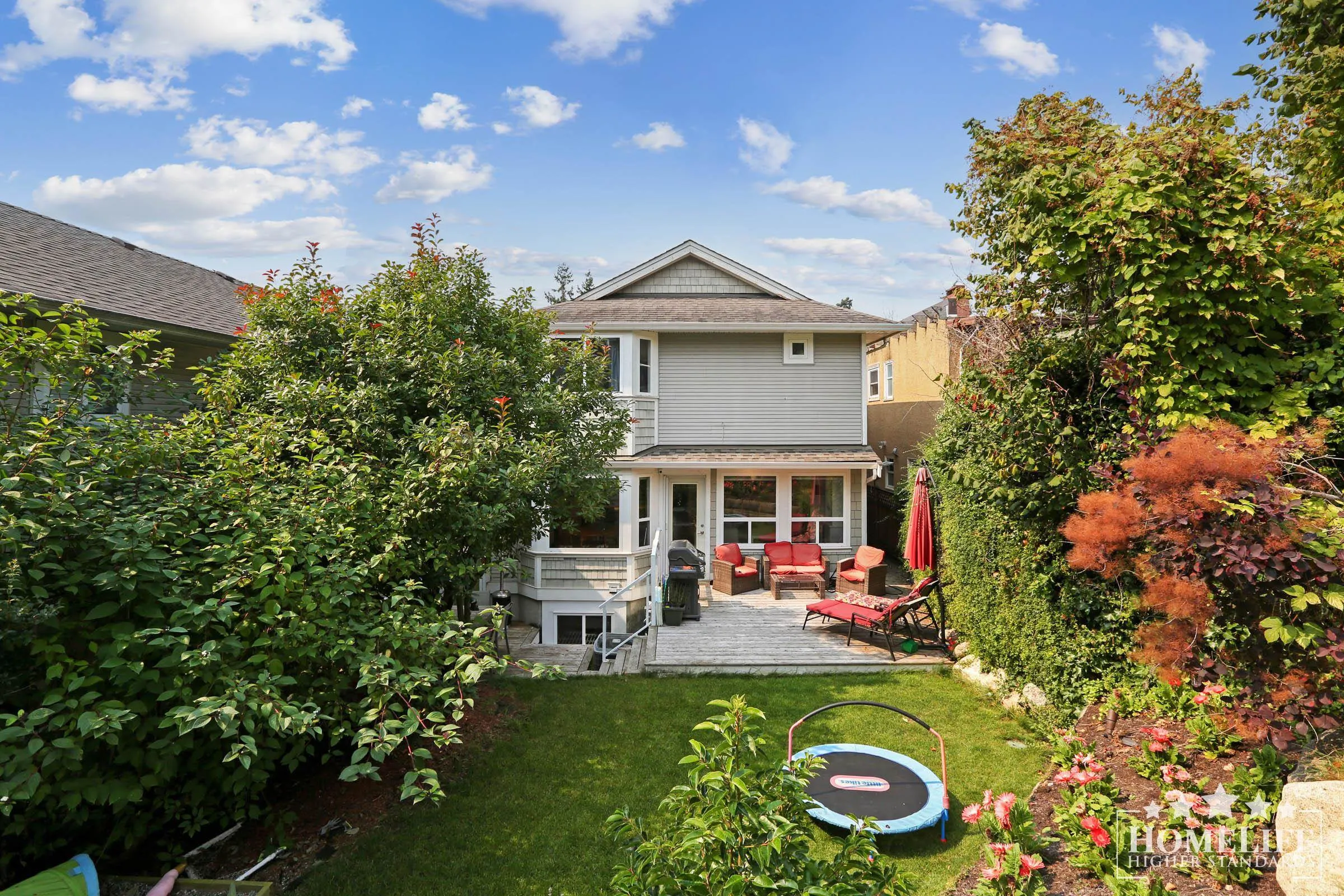 942 Maple Street