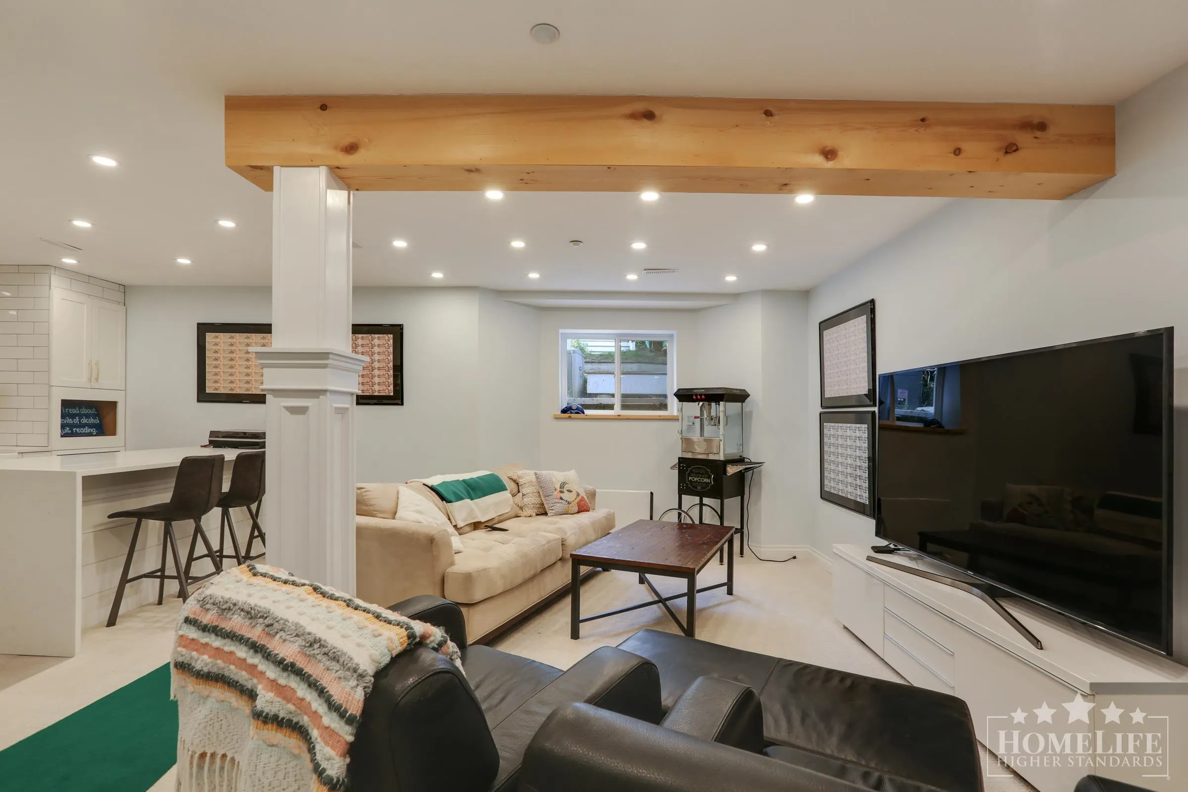 942 Maple Street