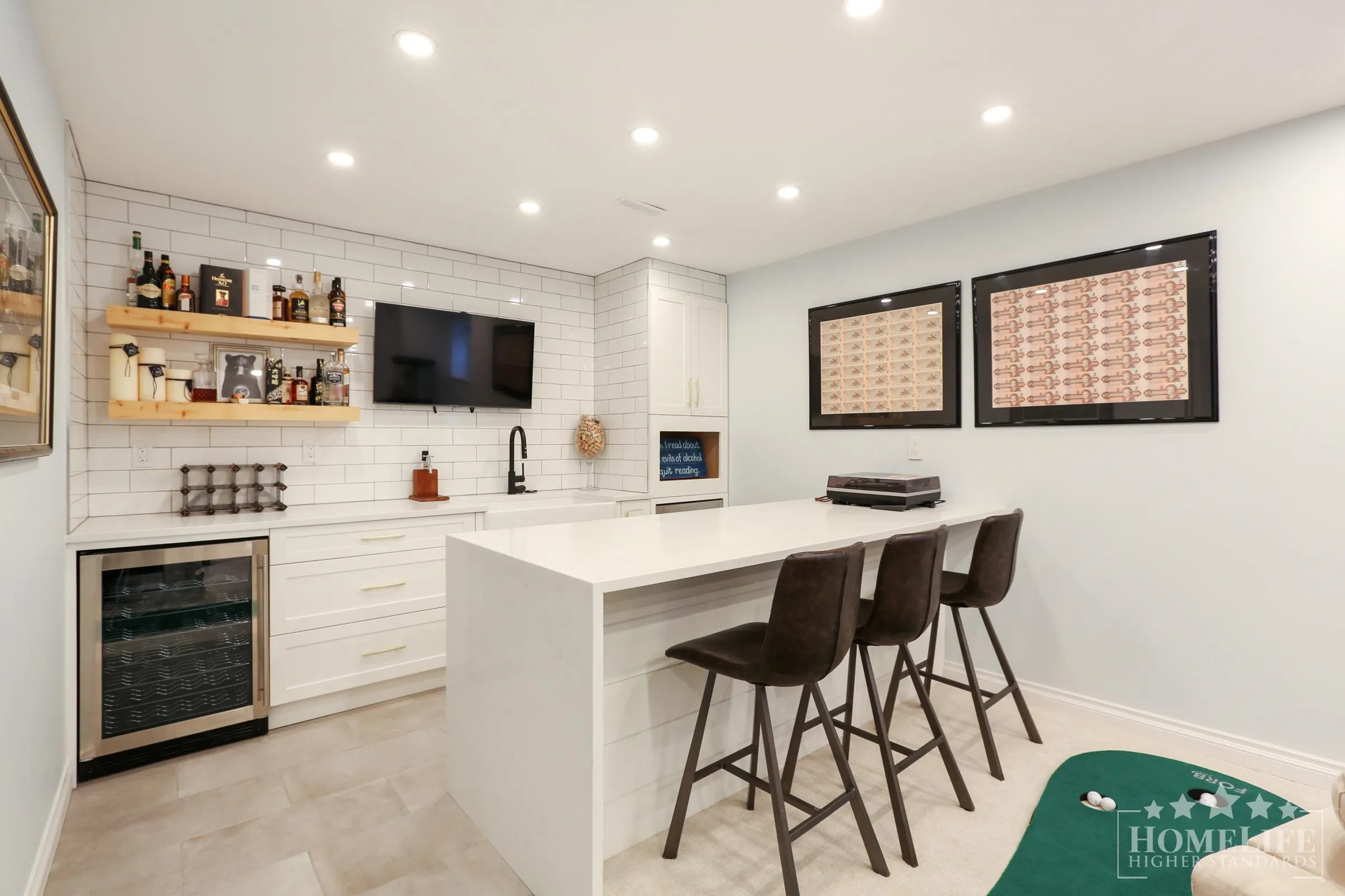 942 Maple Street