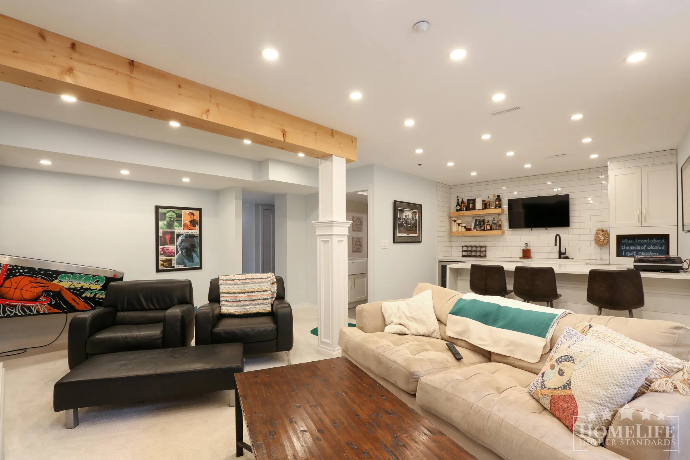 942 Maple Street