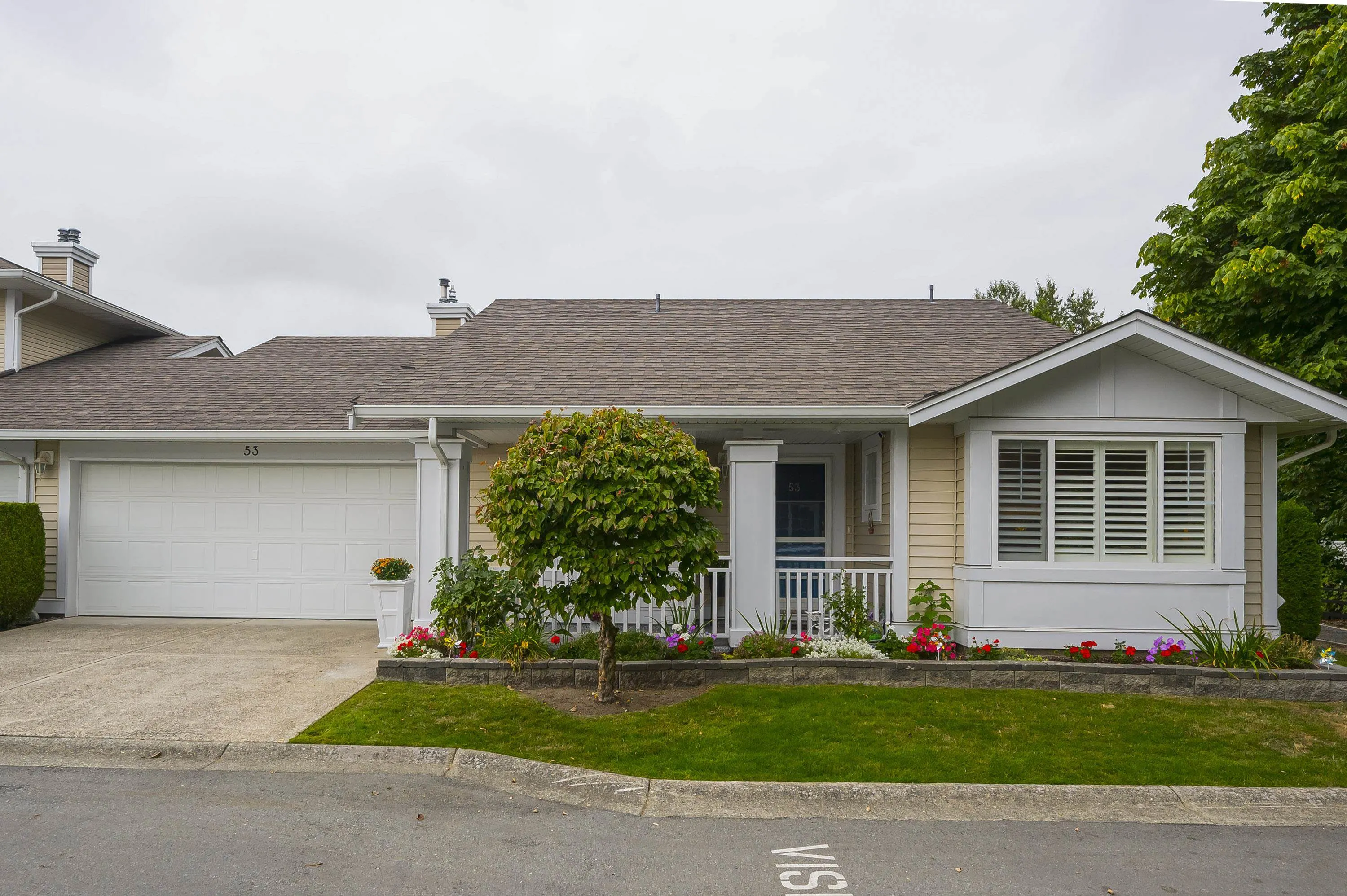 53 6885 184 Street