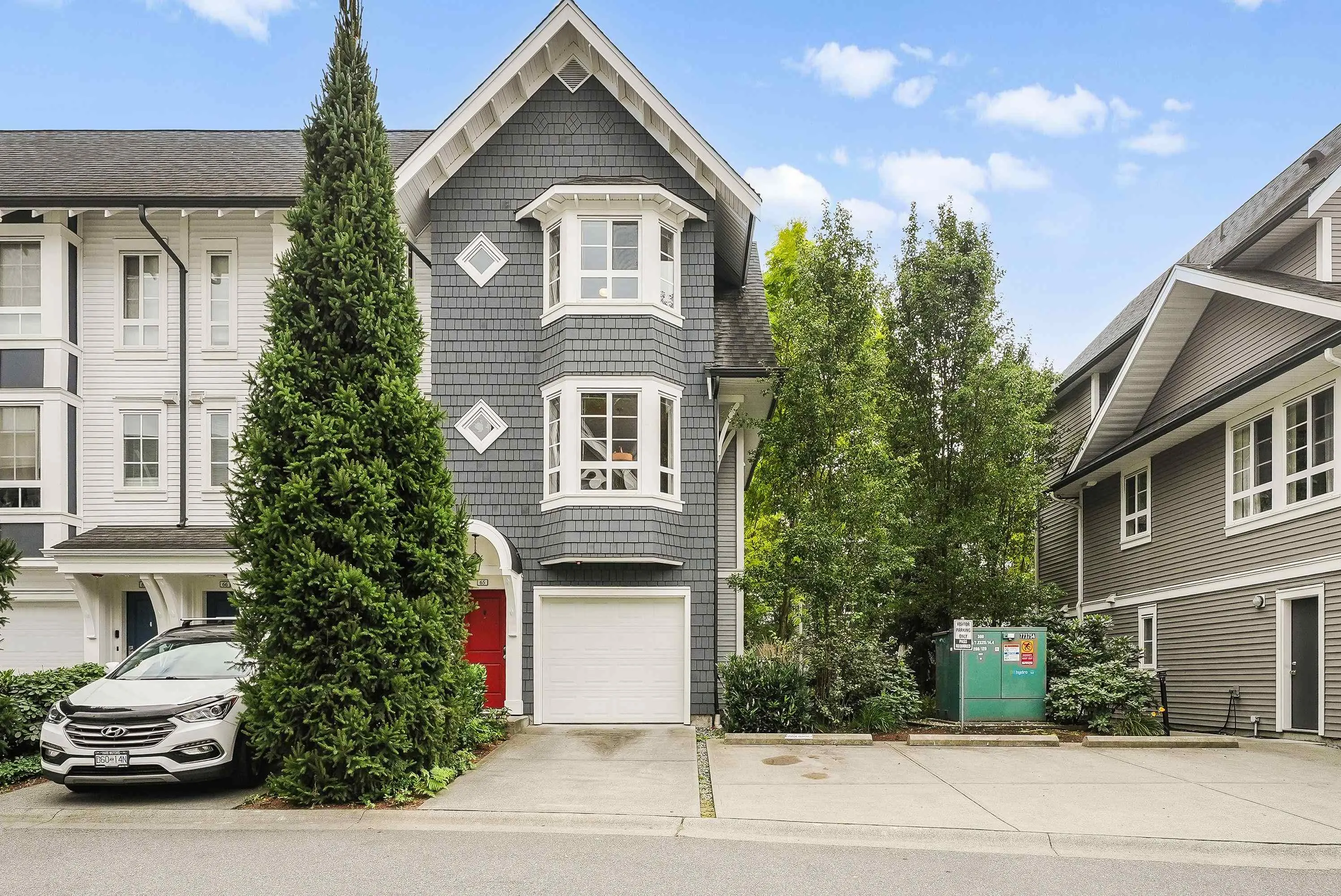 65 8476 207a Street