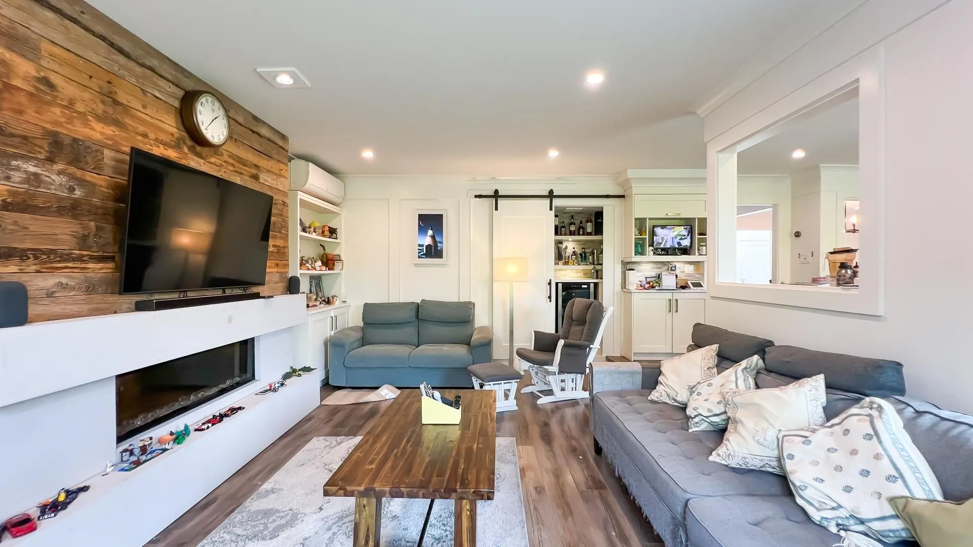 12220 Phoenix Drive