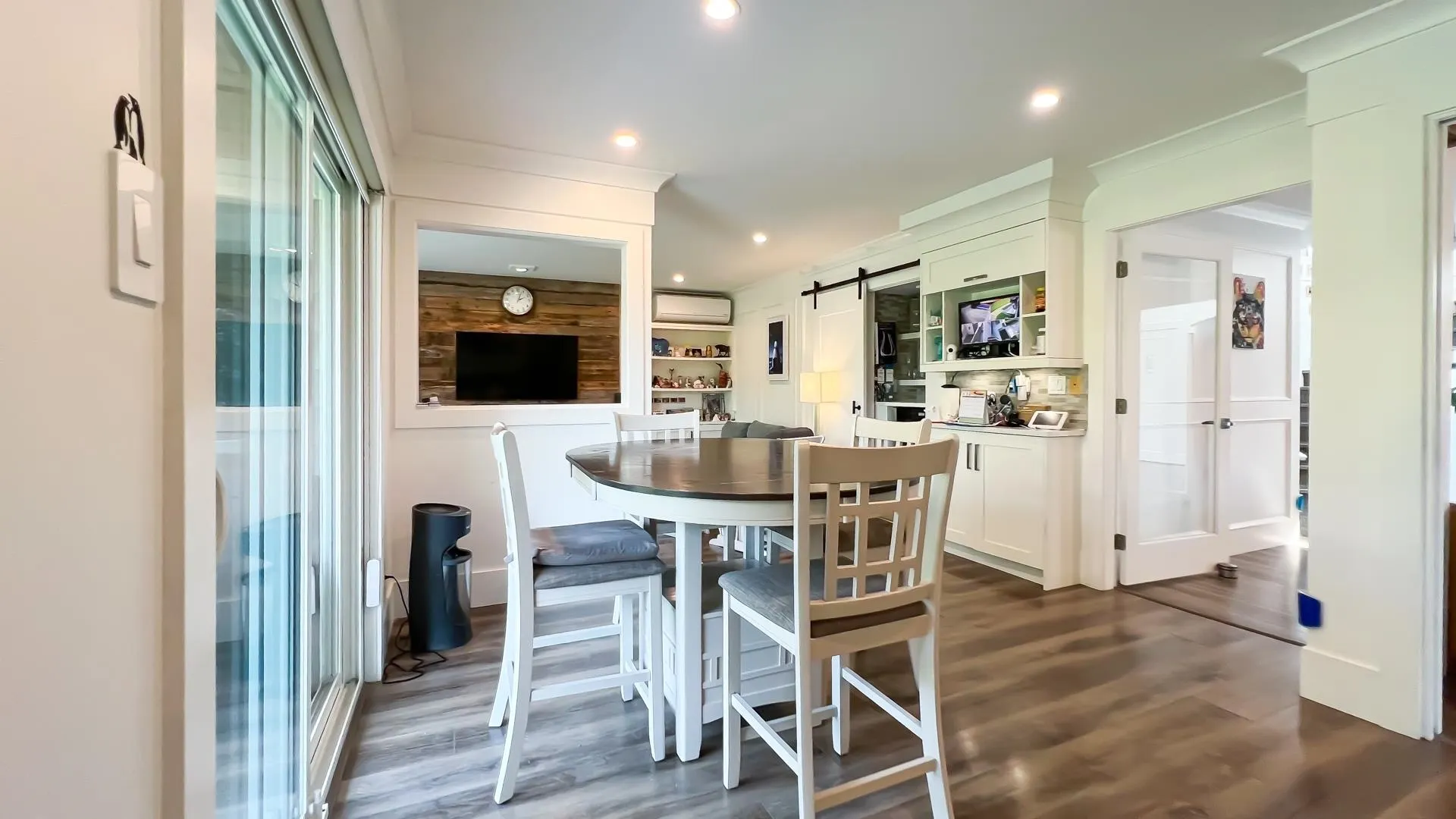 12220 Phoenix Drive