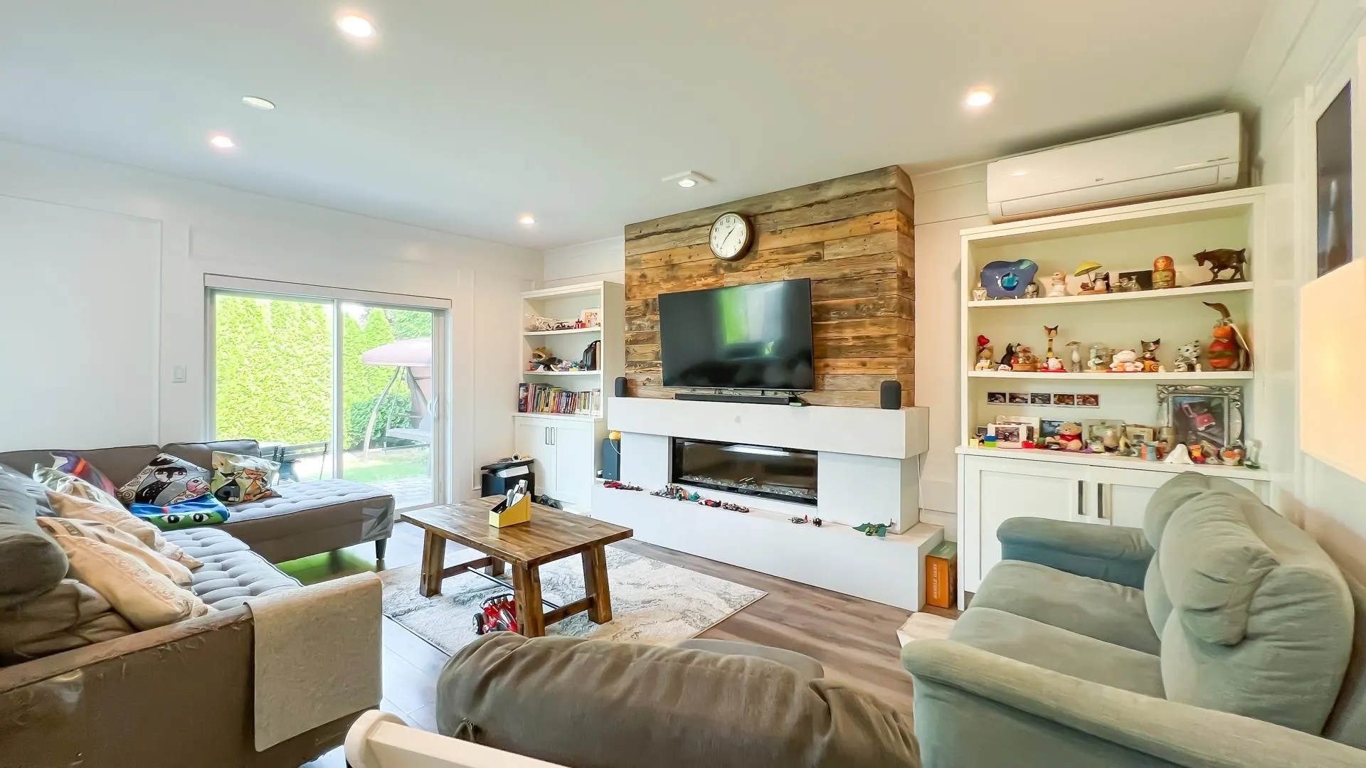 12220 Phoenix Drive