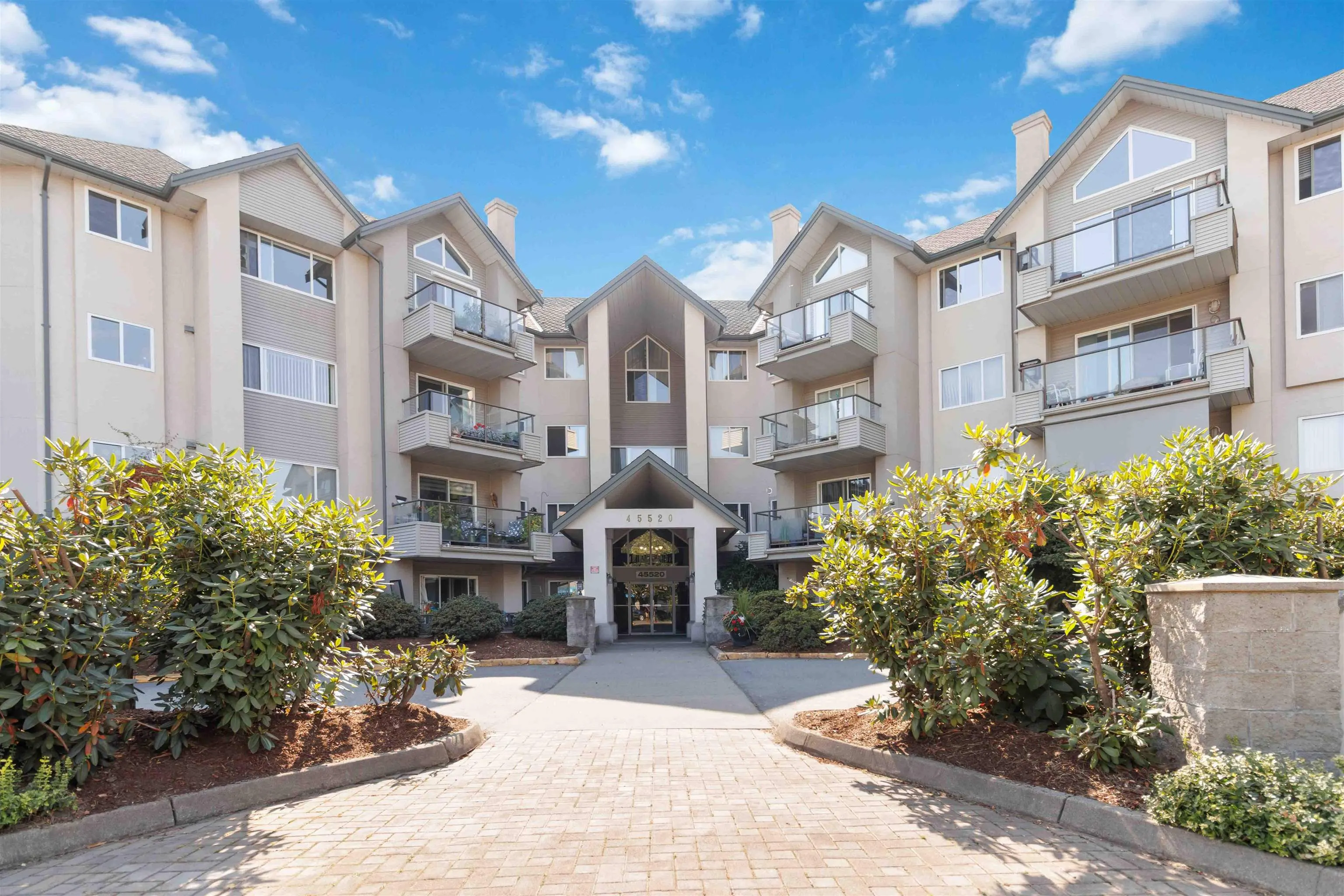 208 45520 Knight Road