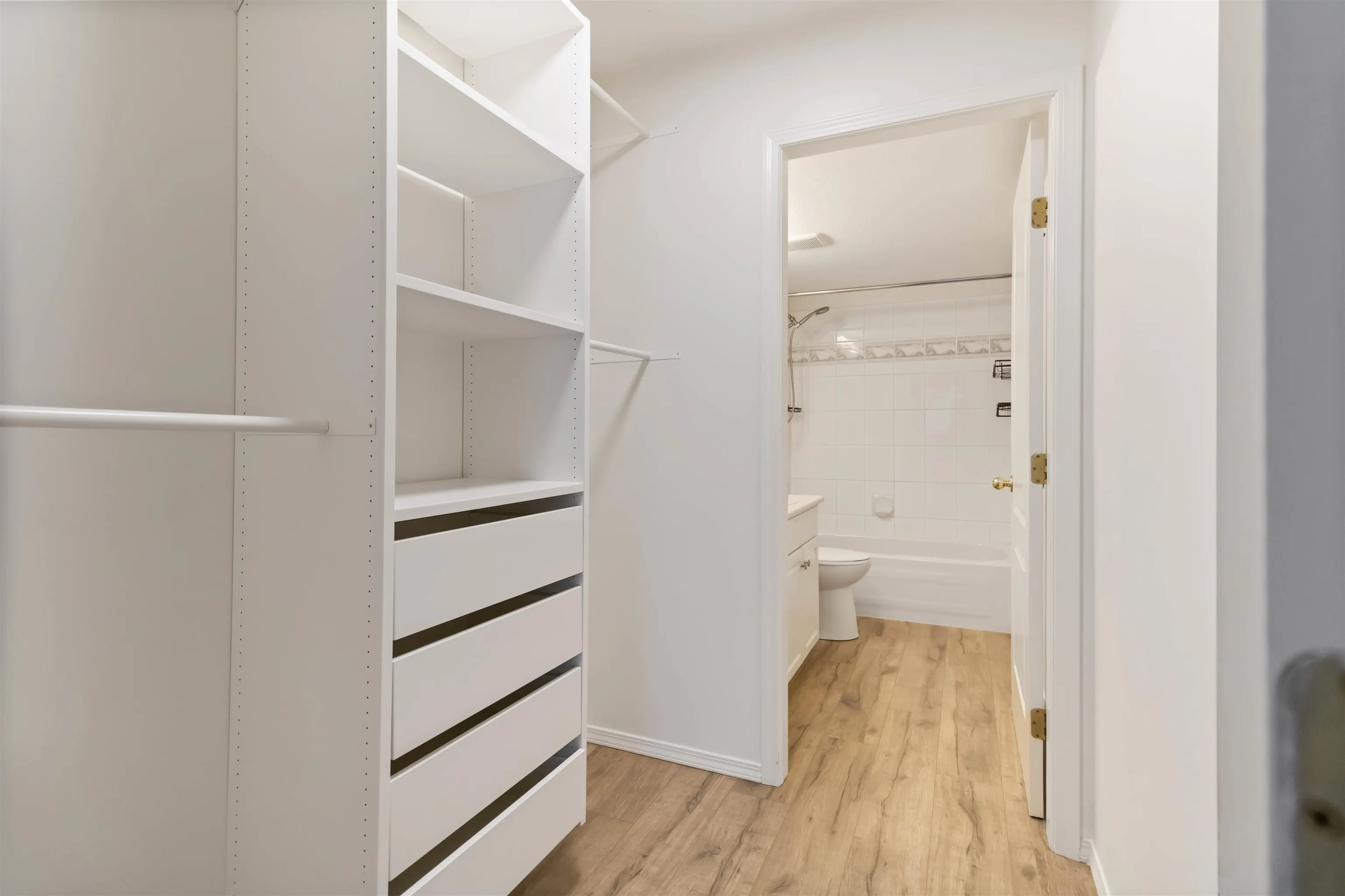 208 45520 Knight Road