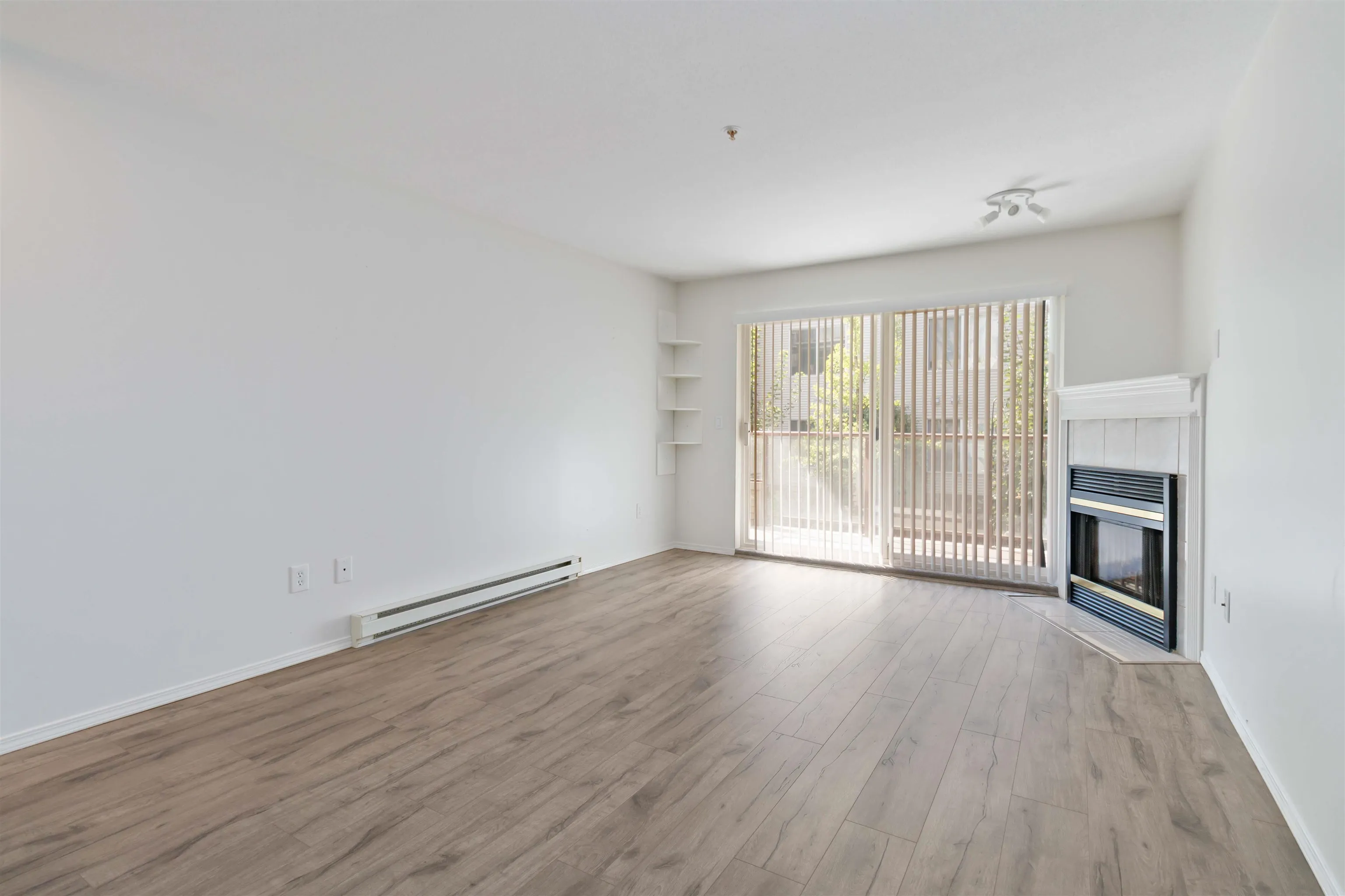 208 45520 Knight Road