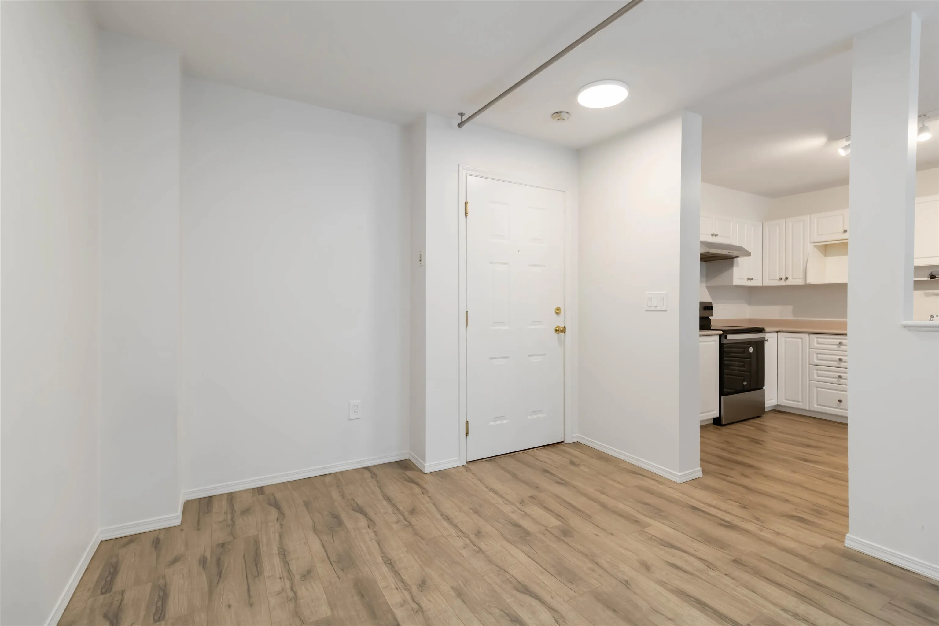 208 45520 Knight Road