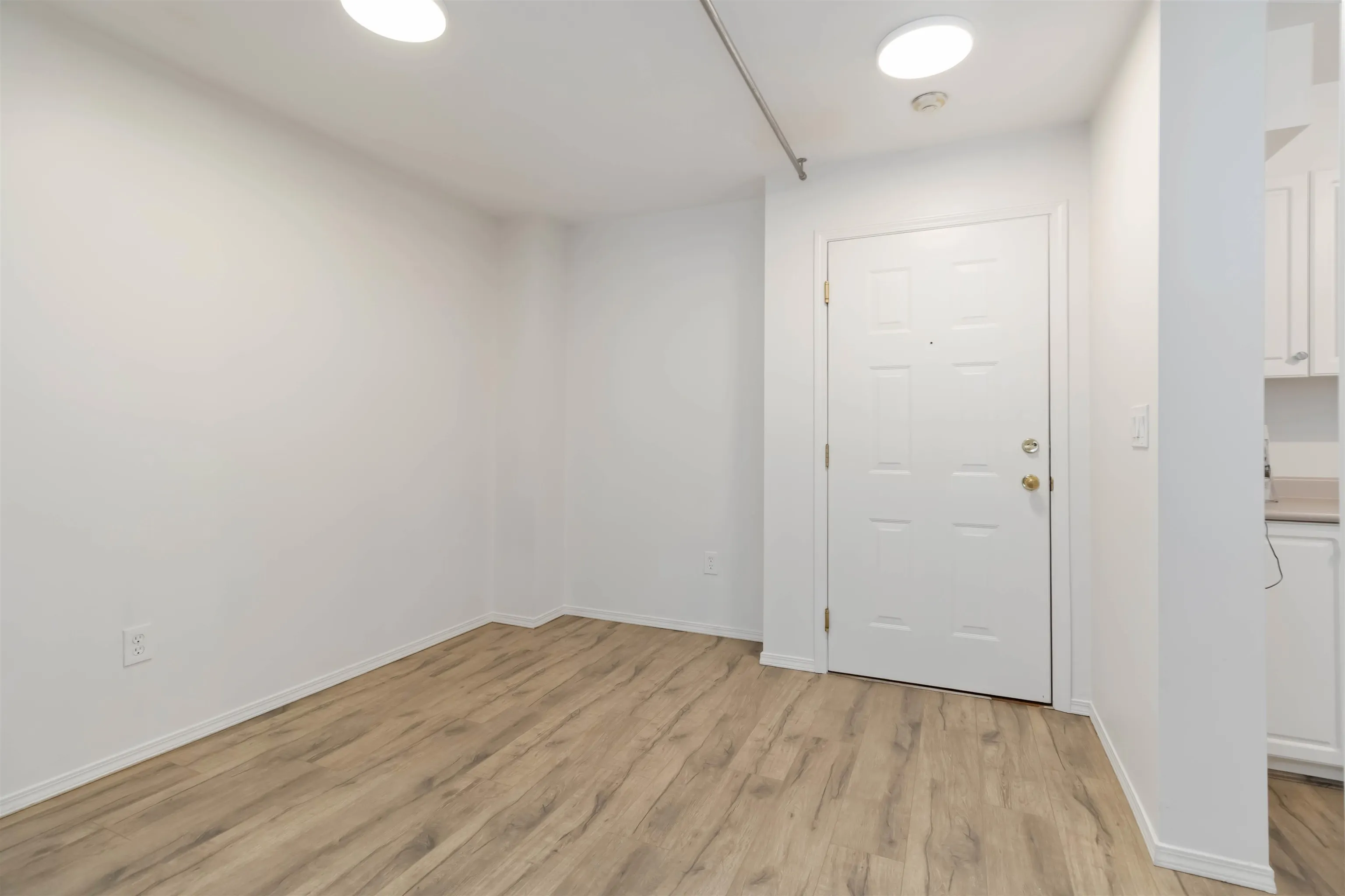 208 45520 Knight Road