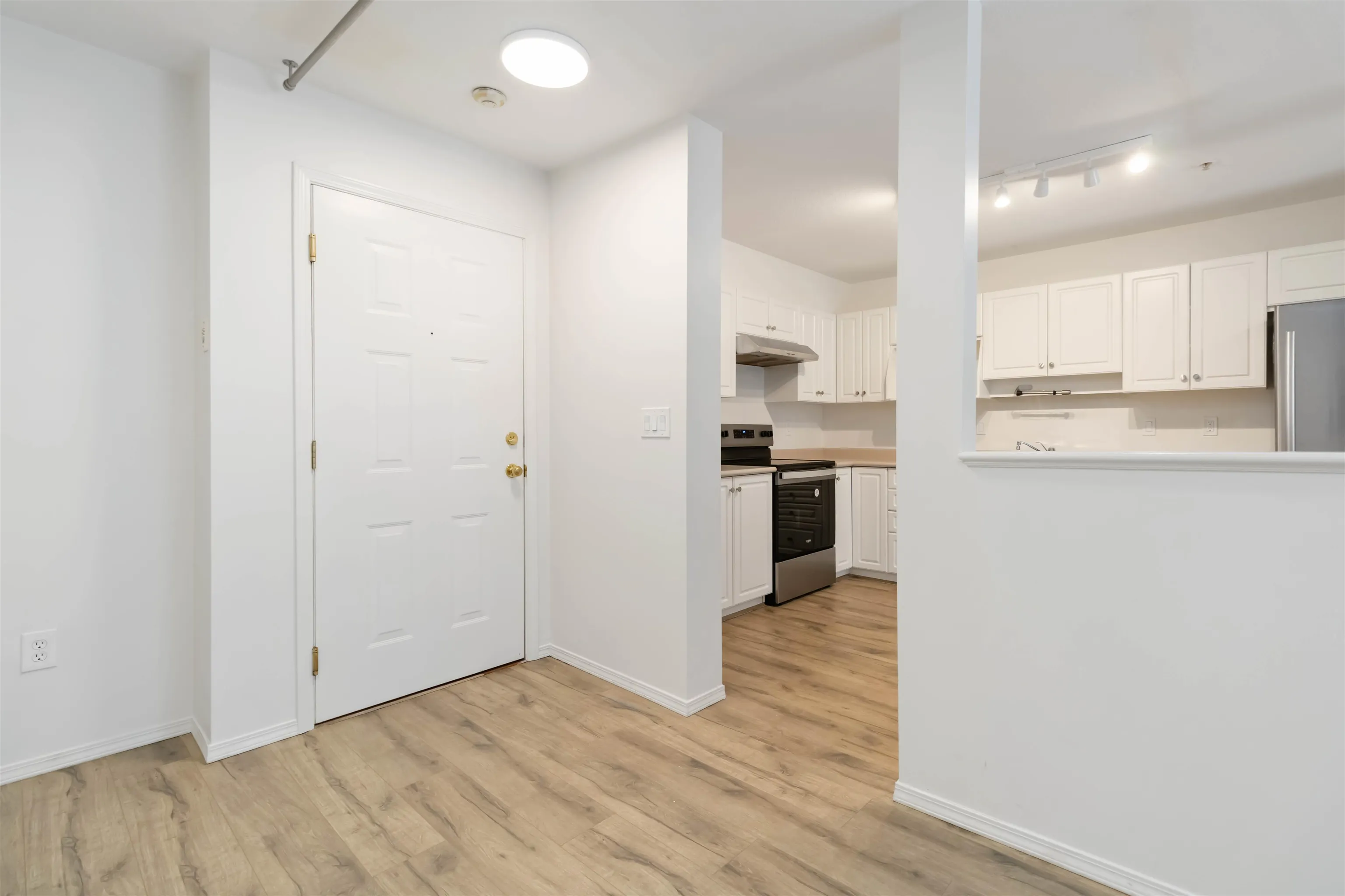 208 45520 Knight Road