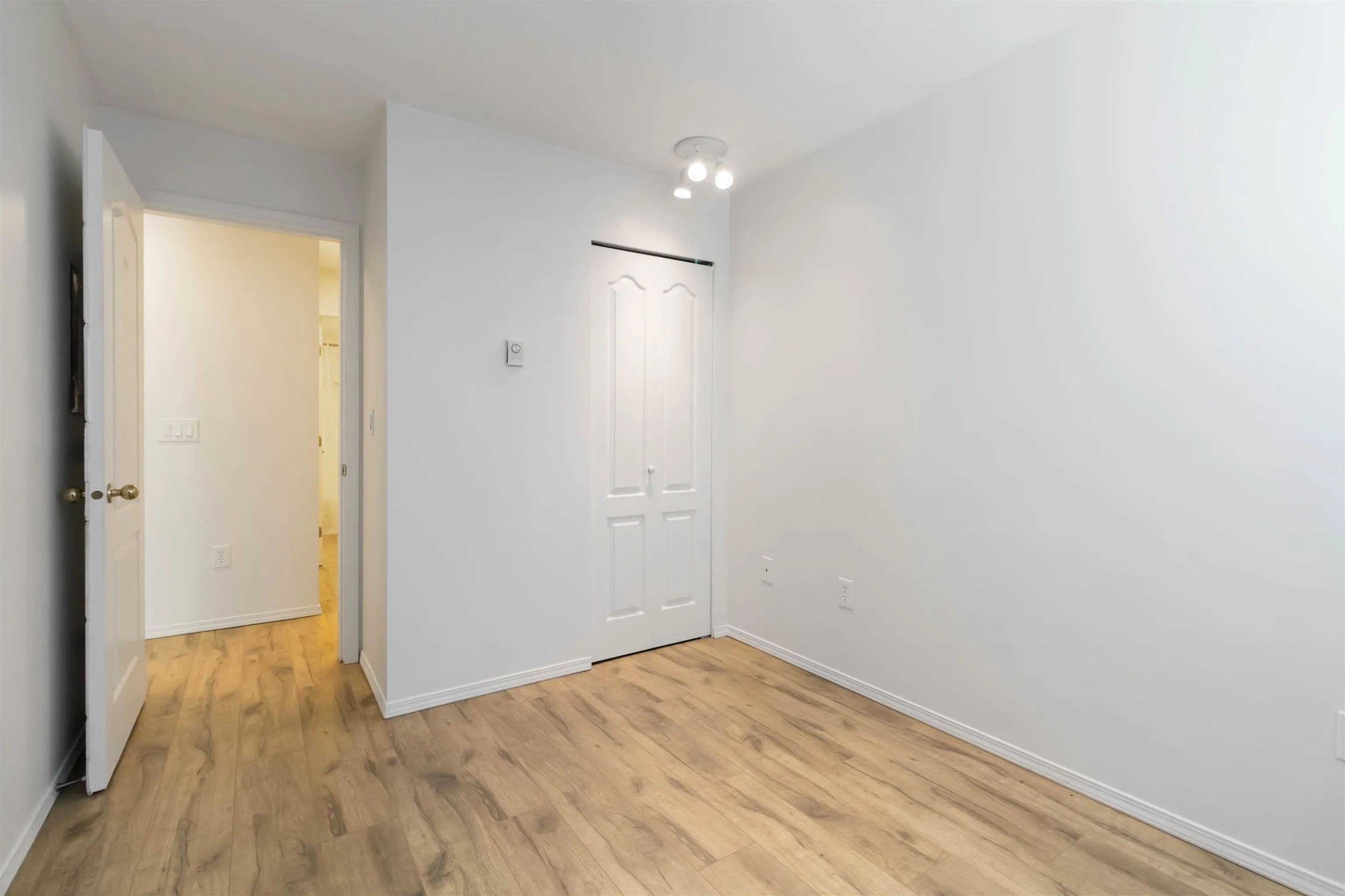 208 45520 Knight Road