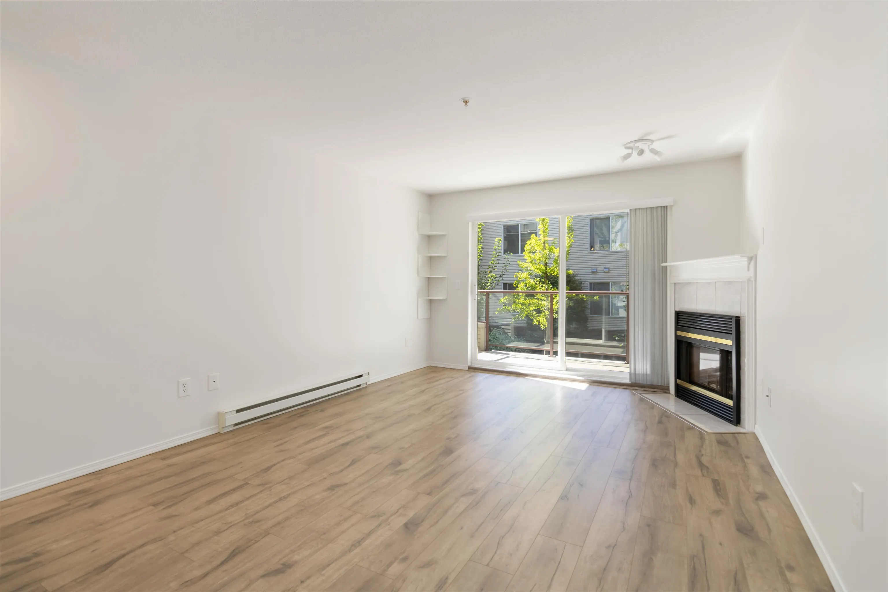 208 45520 Knight Road