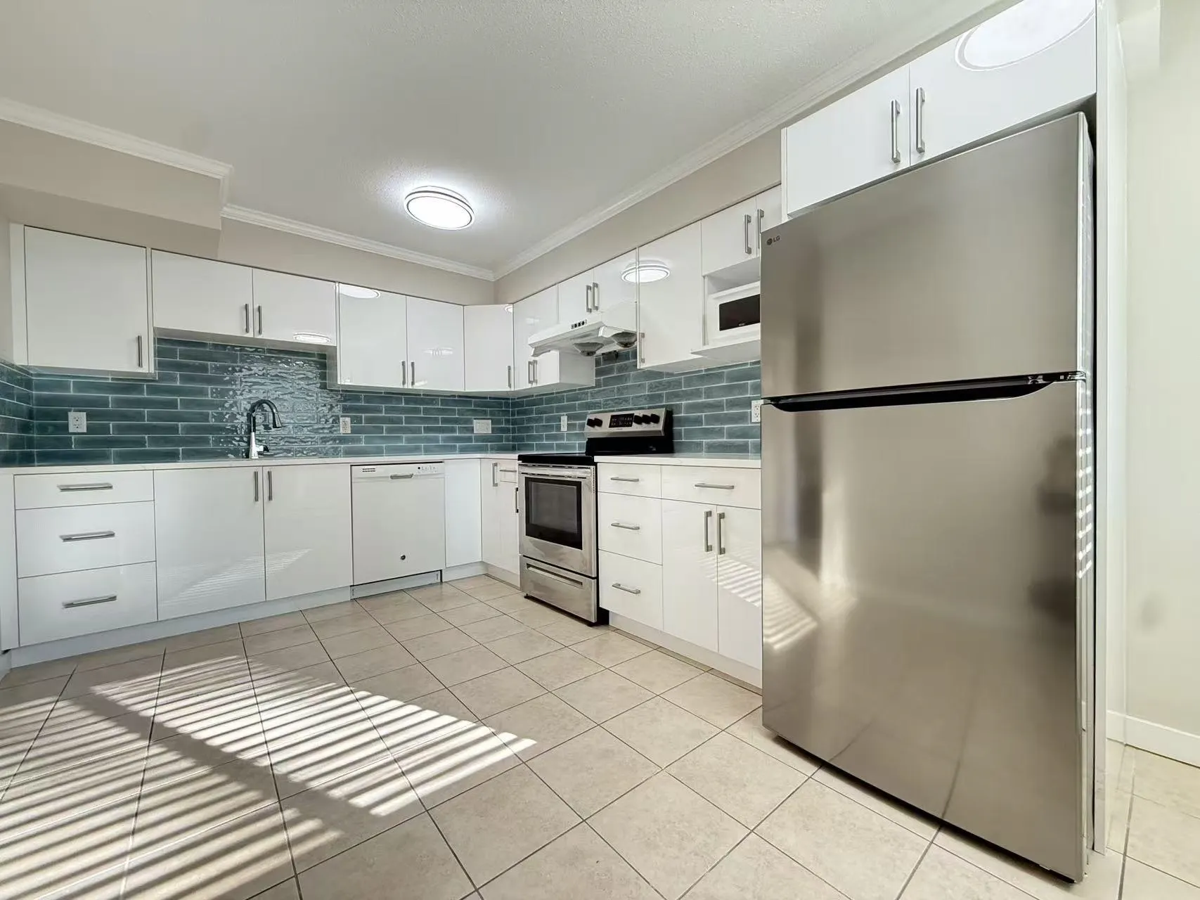 23 6100 Tiffany Boulevard