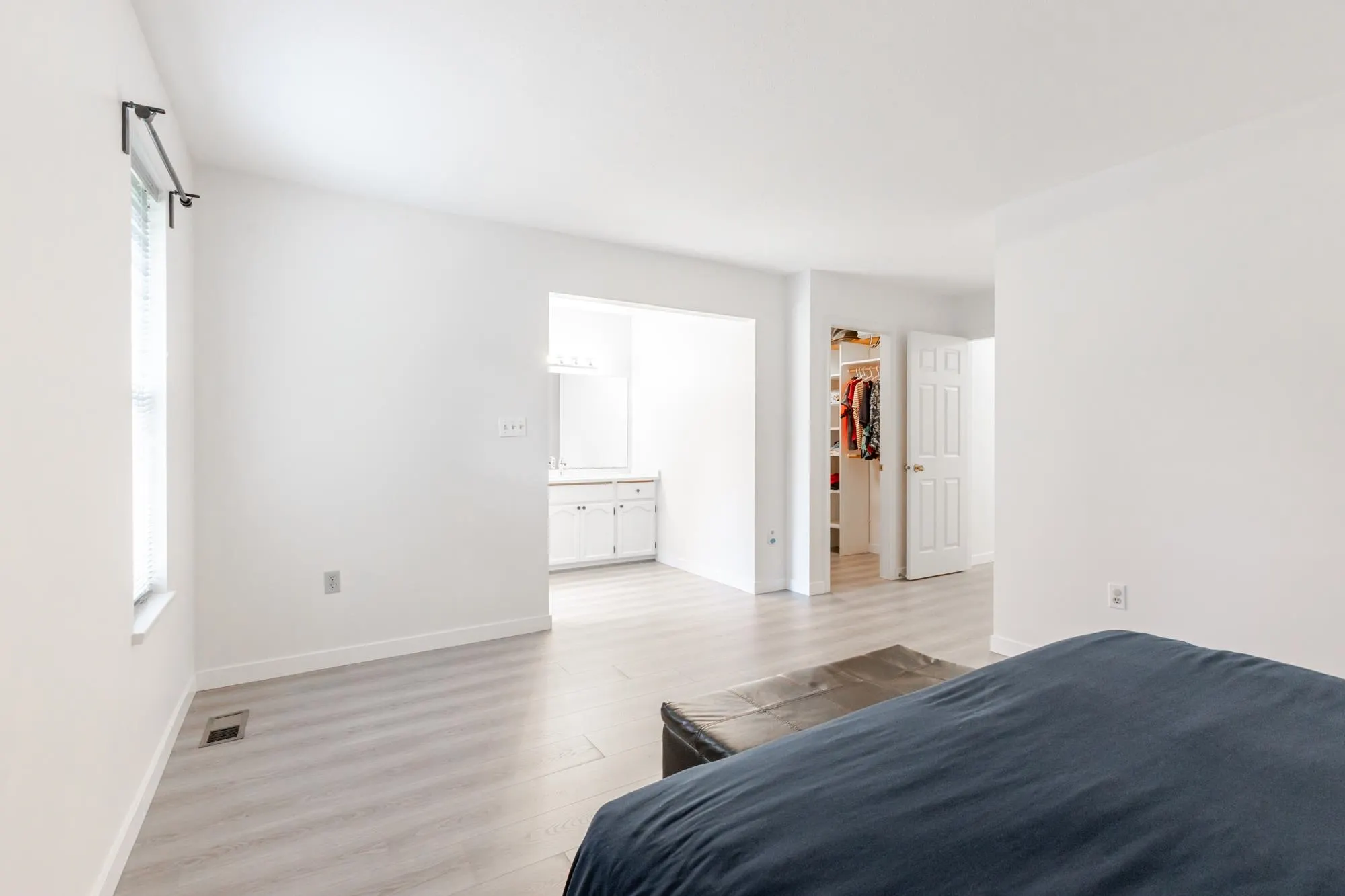 10467 Glenbrook Grove
