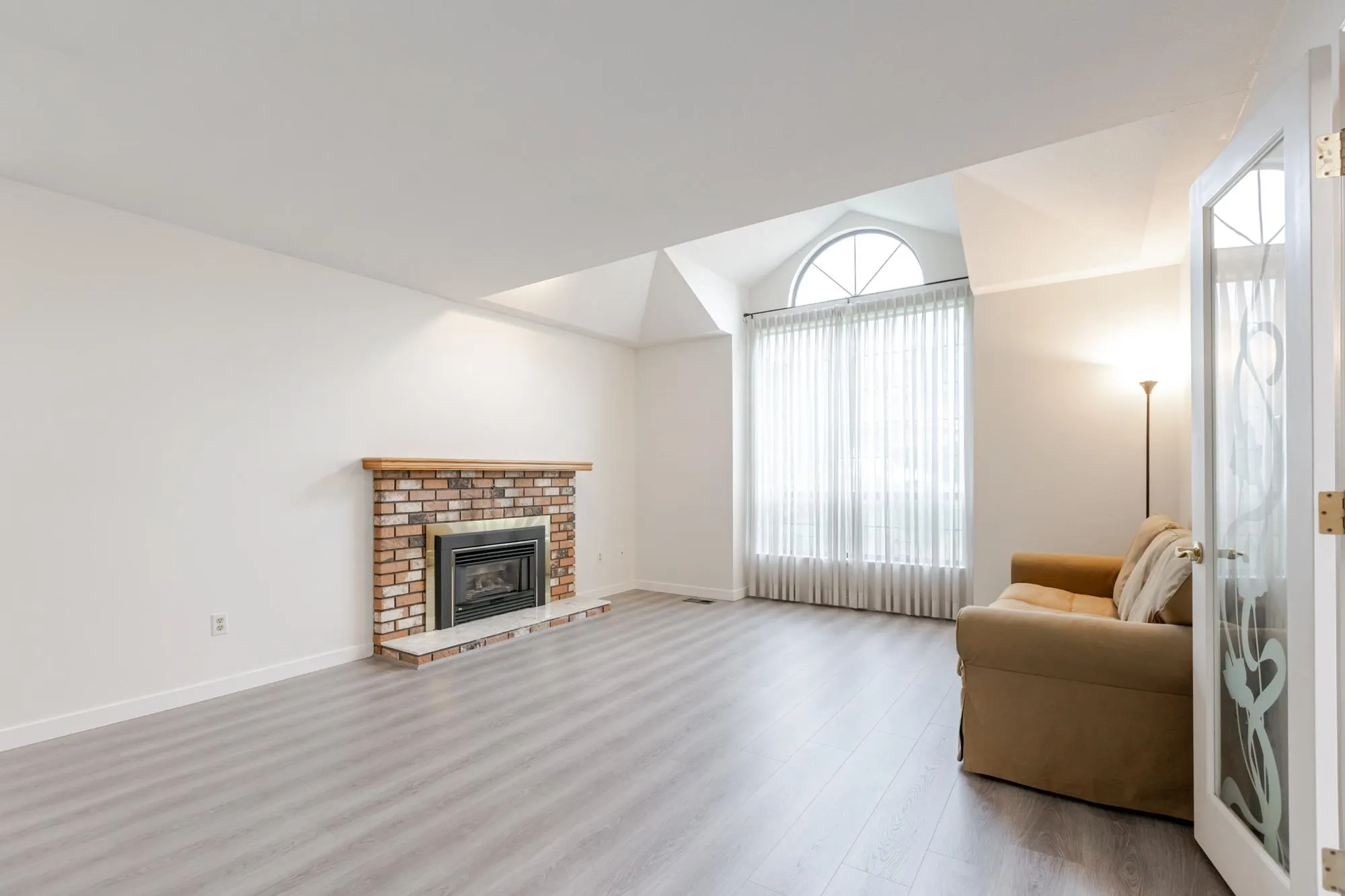 10467 Glenbrook Grove