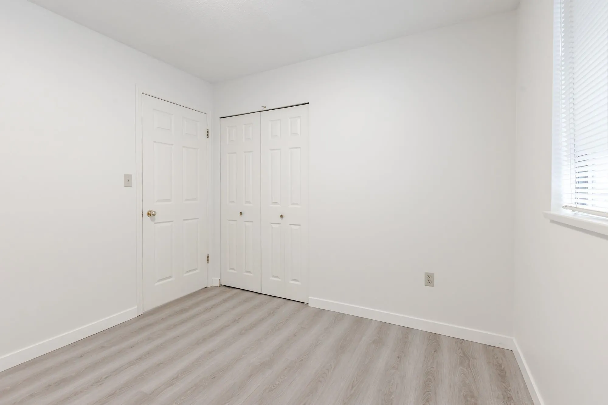 10467 Glenbrook Grove