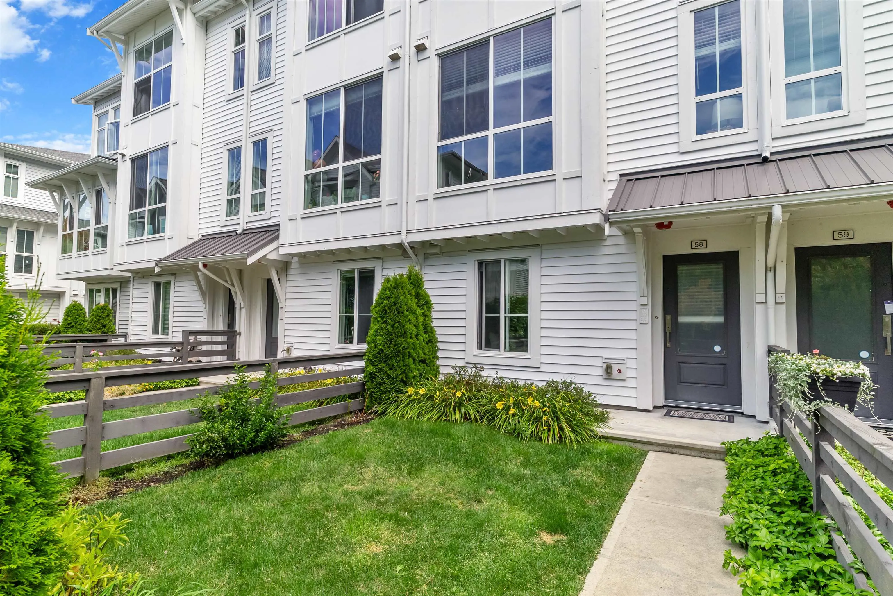 58 4638 Orca Way
