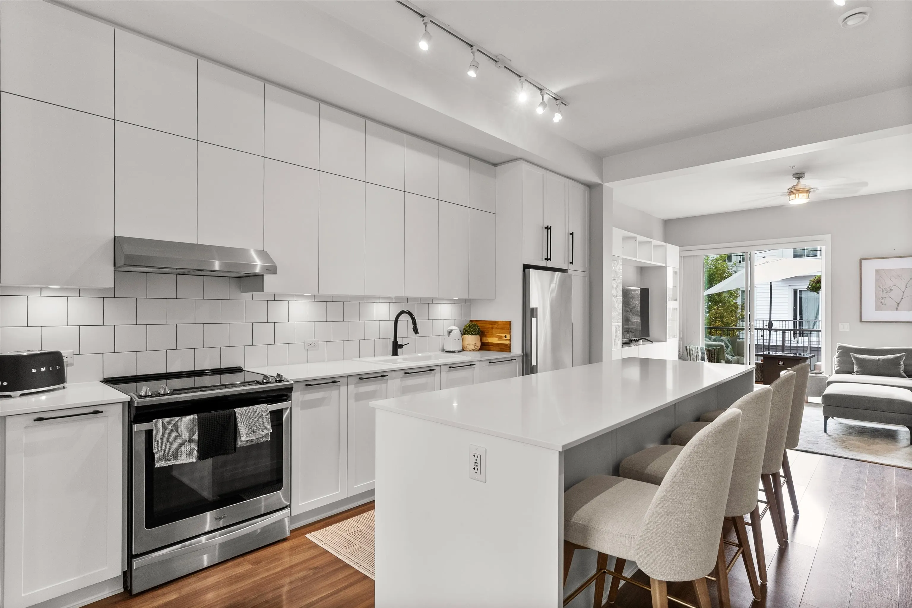 58 4638 Orca Way